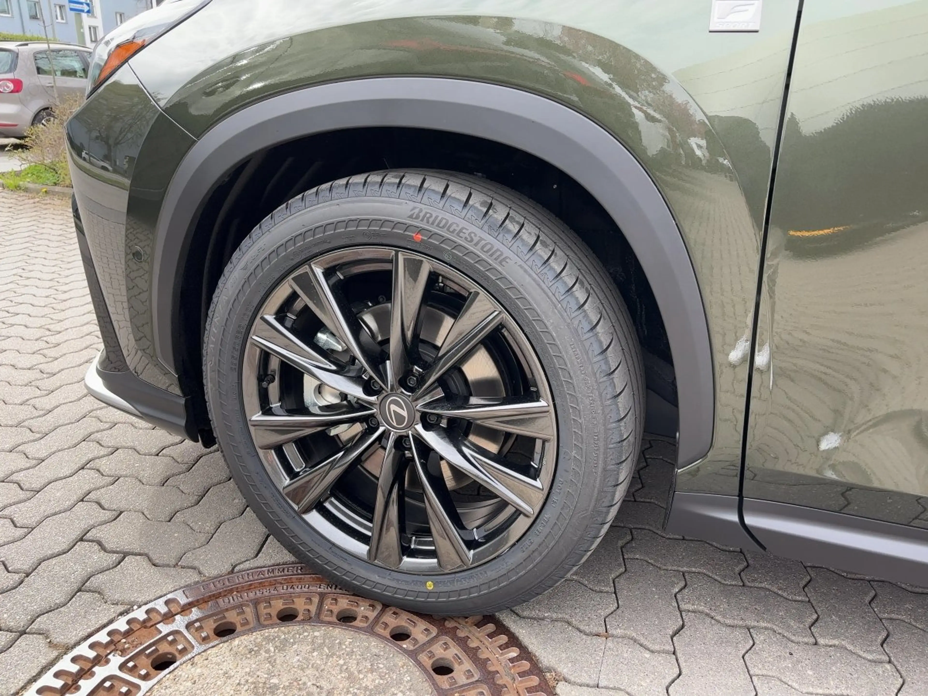 Lexus NX 450h+ F SPORT *Pano* Ivaloweiß — photo 6