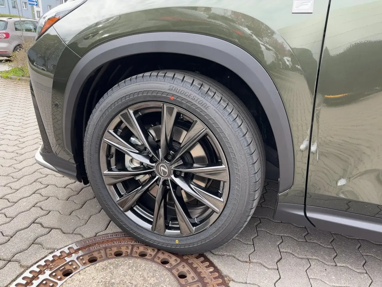 Lexus NX 450h+ F SPORT *Pano* Ivaloweiß 6