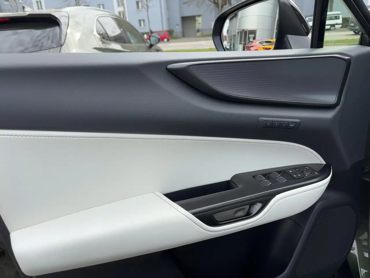 Lexus NX 450h+ F SPORT *Pano* Ivaloweiß 14
