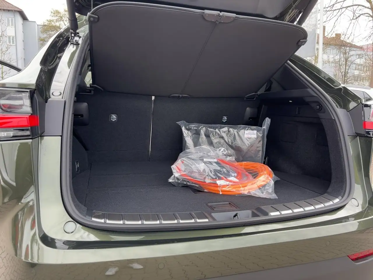Lexus NX 450h+ F SPORT *Pano* Ivaloweiß 7