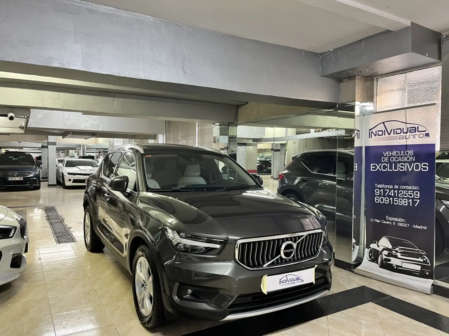 Volvo XC40 T4 Inscription Premium Edition AWD Aut. Grijs - 1