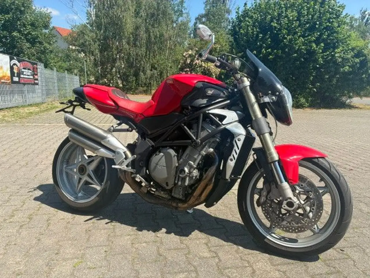 MV Agusta Brutale 750