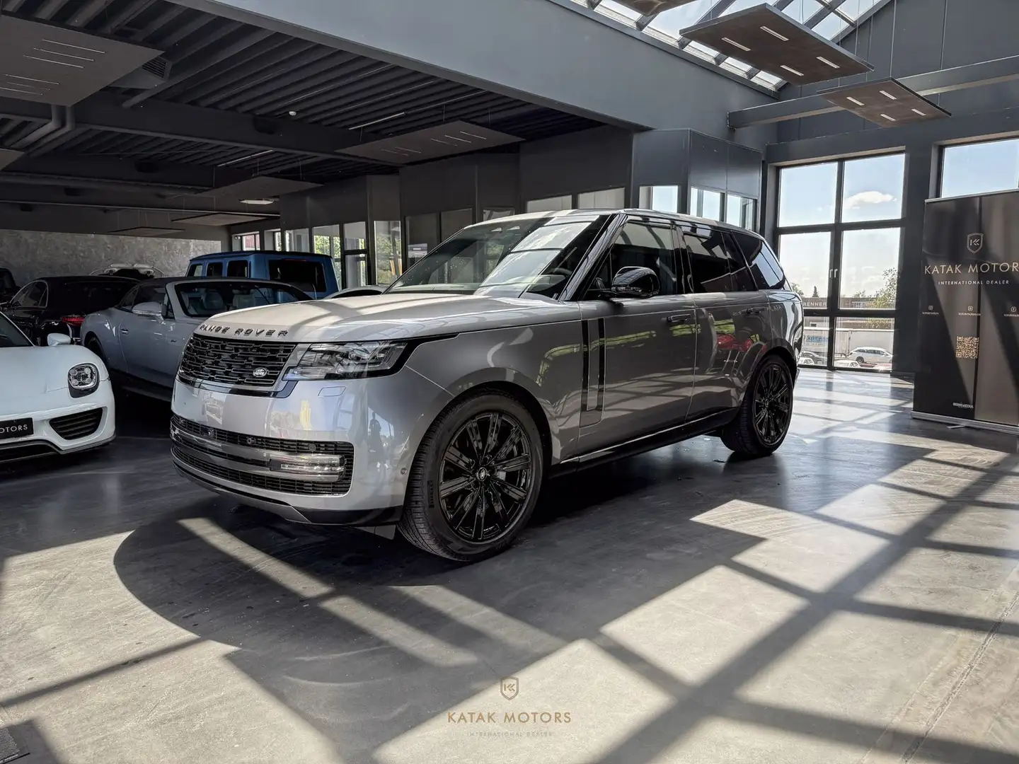 Land Rover Range Rover 3.0 D300 SE/PANO/22"/SHADOW EXTERIOR Grau - 2