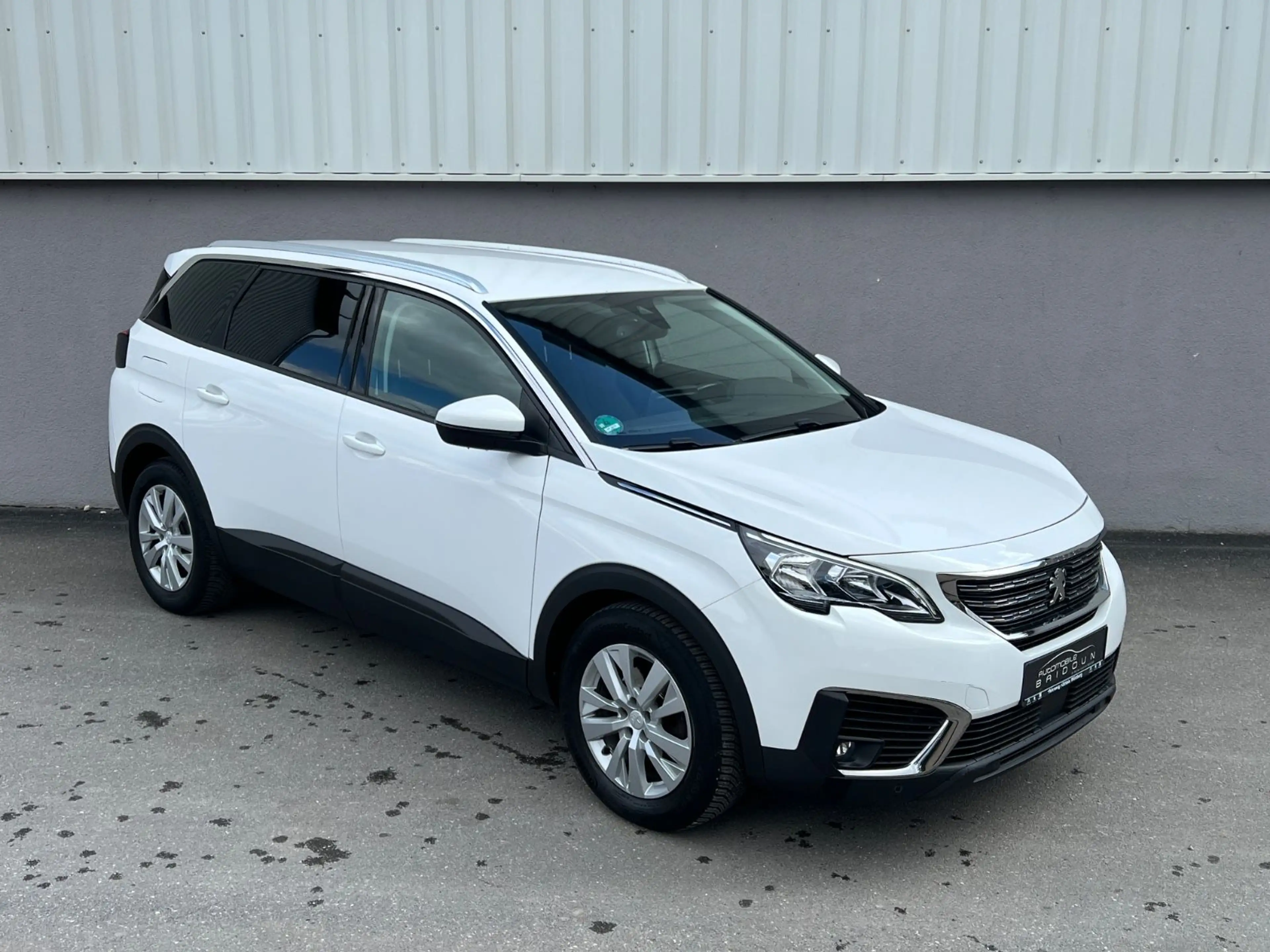 Peugeot 5008 PureTech 130 Active Kamera — photo 4