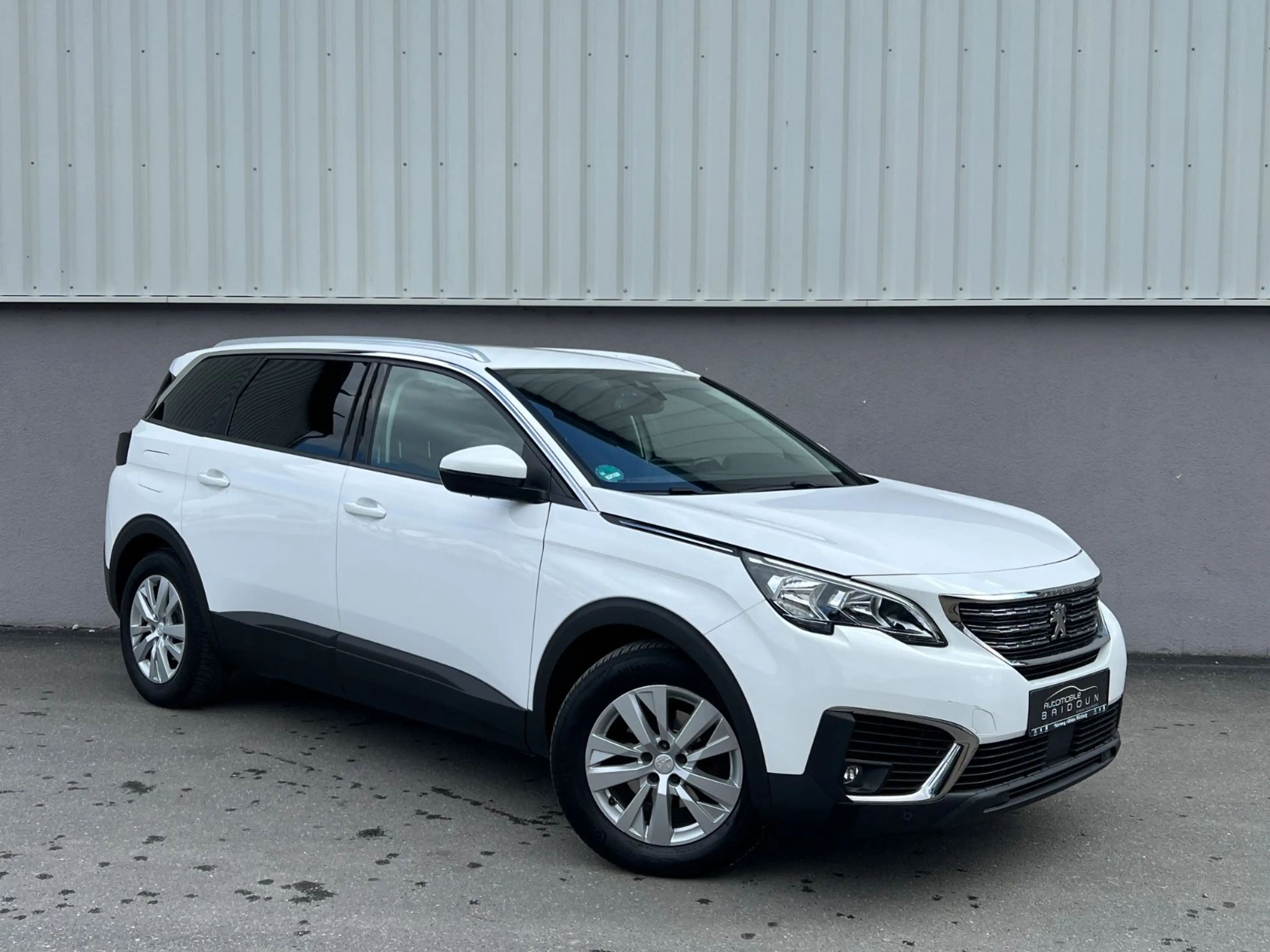 Peugeot 5008 PureTech 130 Active Kamera — photo 2