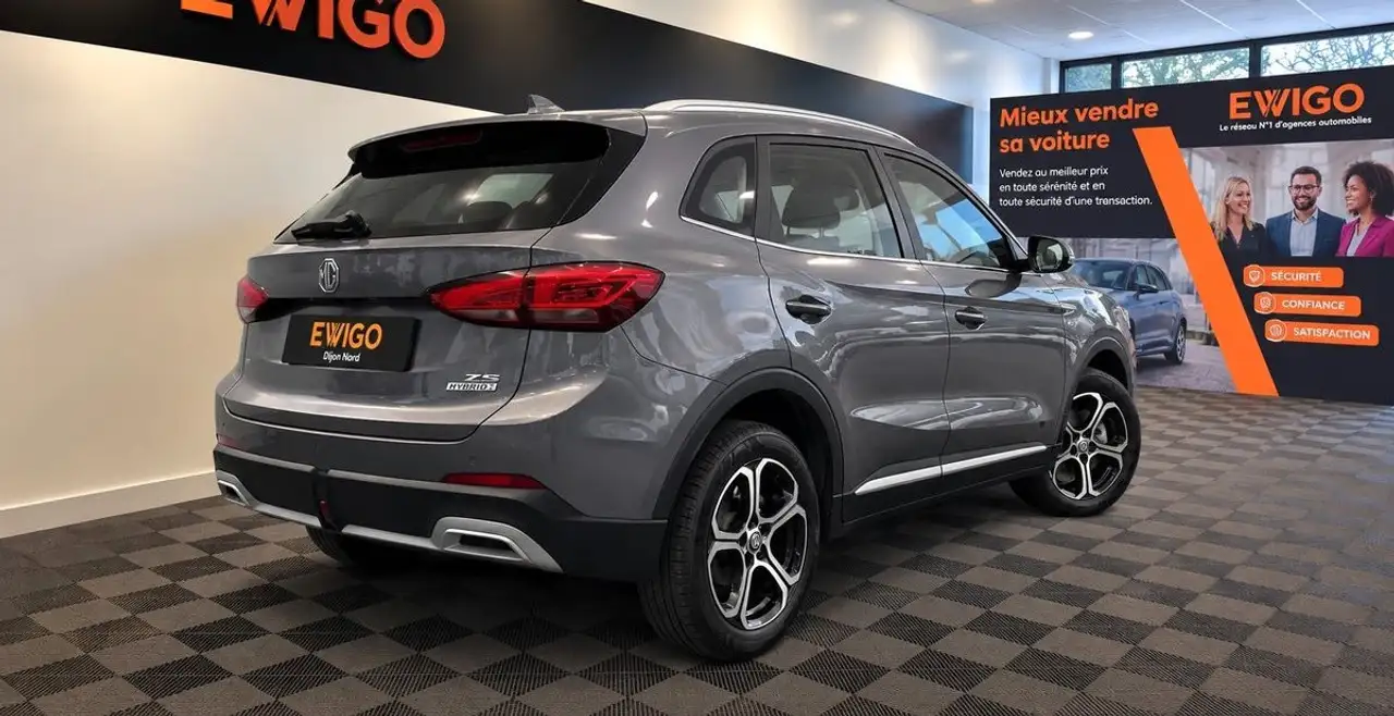 MG ZS