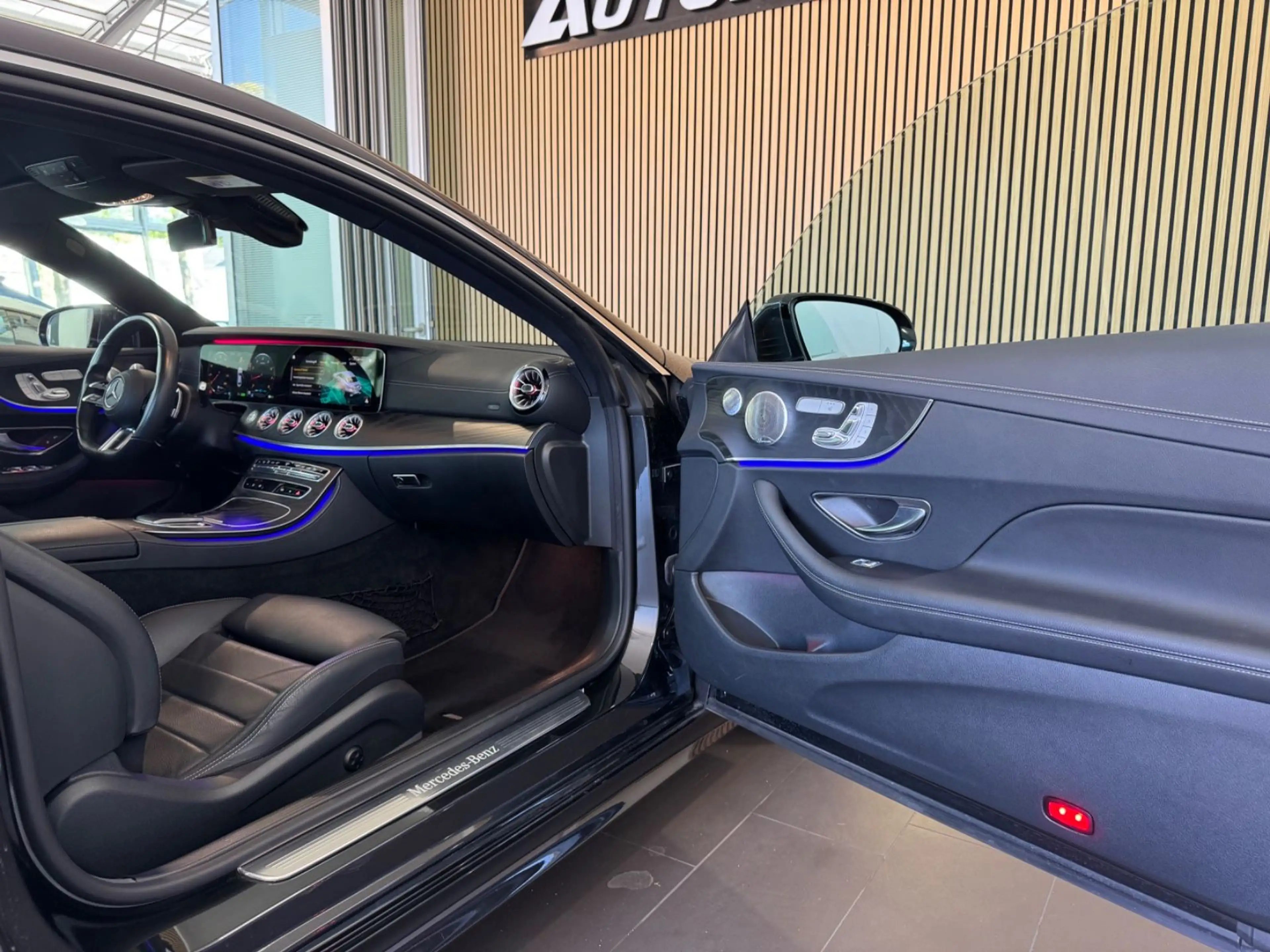 Mercedes-Benz E 450 Coupé 4Matic *DISTR.+/360°/KEYLESS/BURMEST — photo 15
