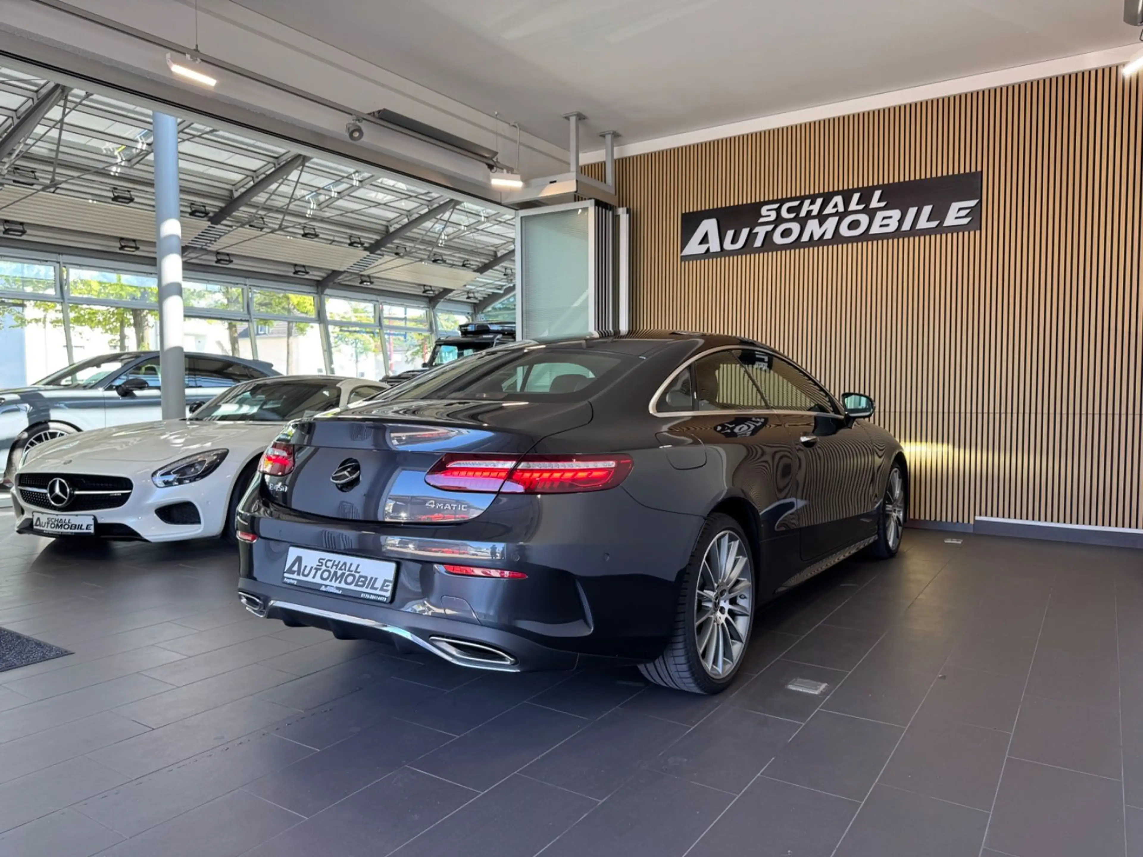Mercedes-Benz E 450 Coupé 4Matic *DISTR.+/360°/KEYLESS/BURMEST — photo 8