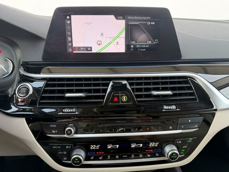BMW 520 d xDrive Sport Line Pano/AHK/HUD/LED+/4xShz Pano/A — photo 10