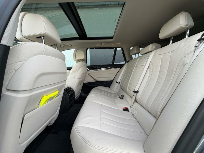 BMW 520 d xDrive Sport Line Pano/AHK/HUD/LED+/4xShz Pano/A — photo 9
