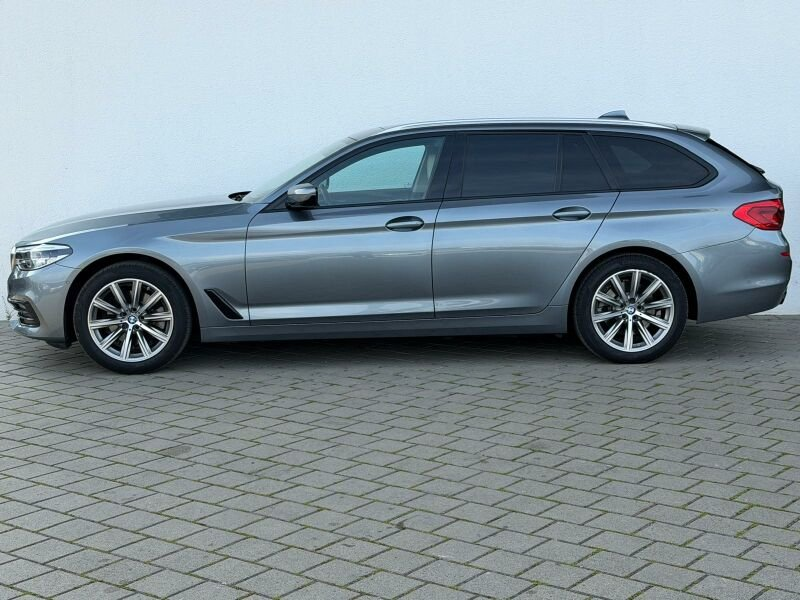 BMW 520 d xDrive Sport Line Pano/AHK/HUD/LED+/4xShz Pano/A — photo 6