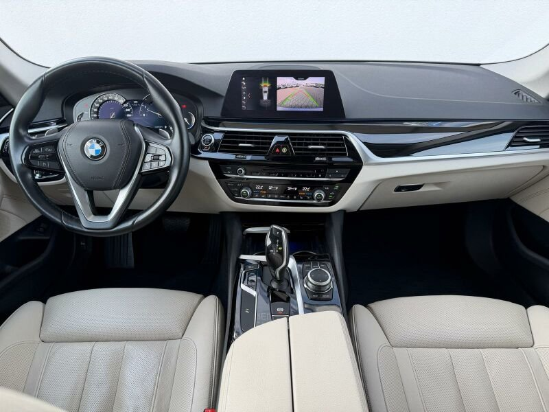 BMW 520 d xDrive Sport Line Pano/AHK/HUD/LED+/4xShz Pano/A — photo 7