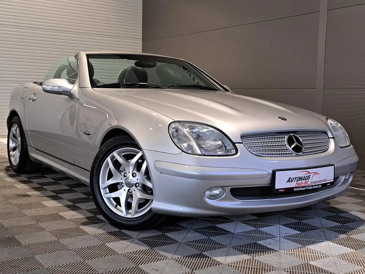 Mercedes-Benz SLK 200 Kompressor 1.Hand°Shzg°Klima°Tempomat° Срібний - 1