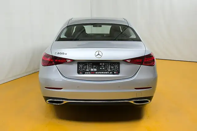 Mercedes-Benz C-Class view 19