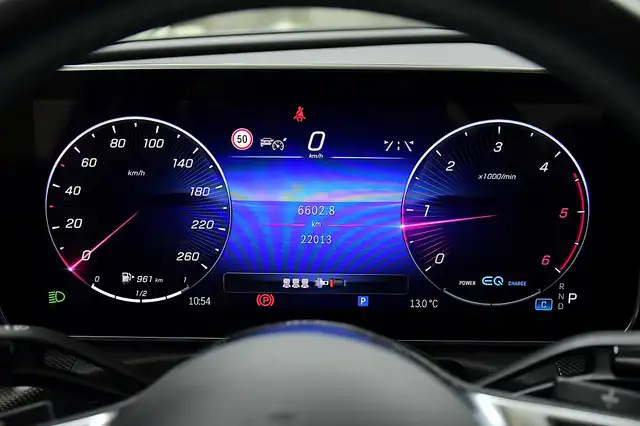 Mercedes-Benz C-Class view 12