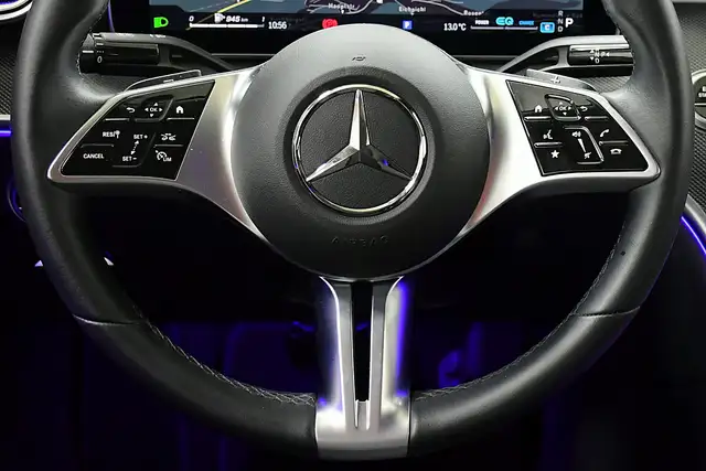 Mercedes-Benz C-Class view 17