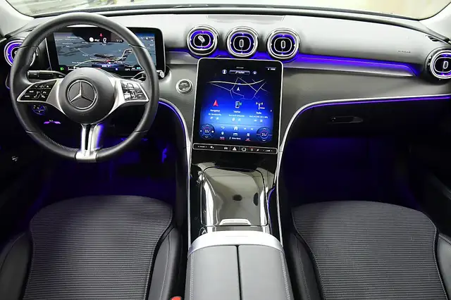 Mercedes-Benz C-Class view 13