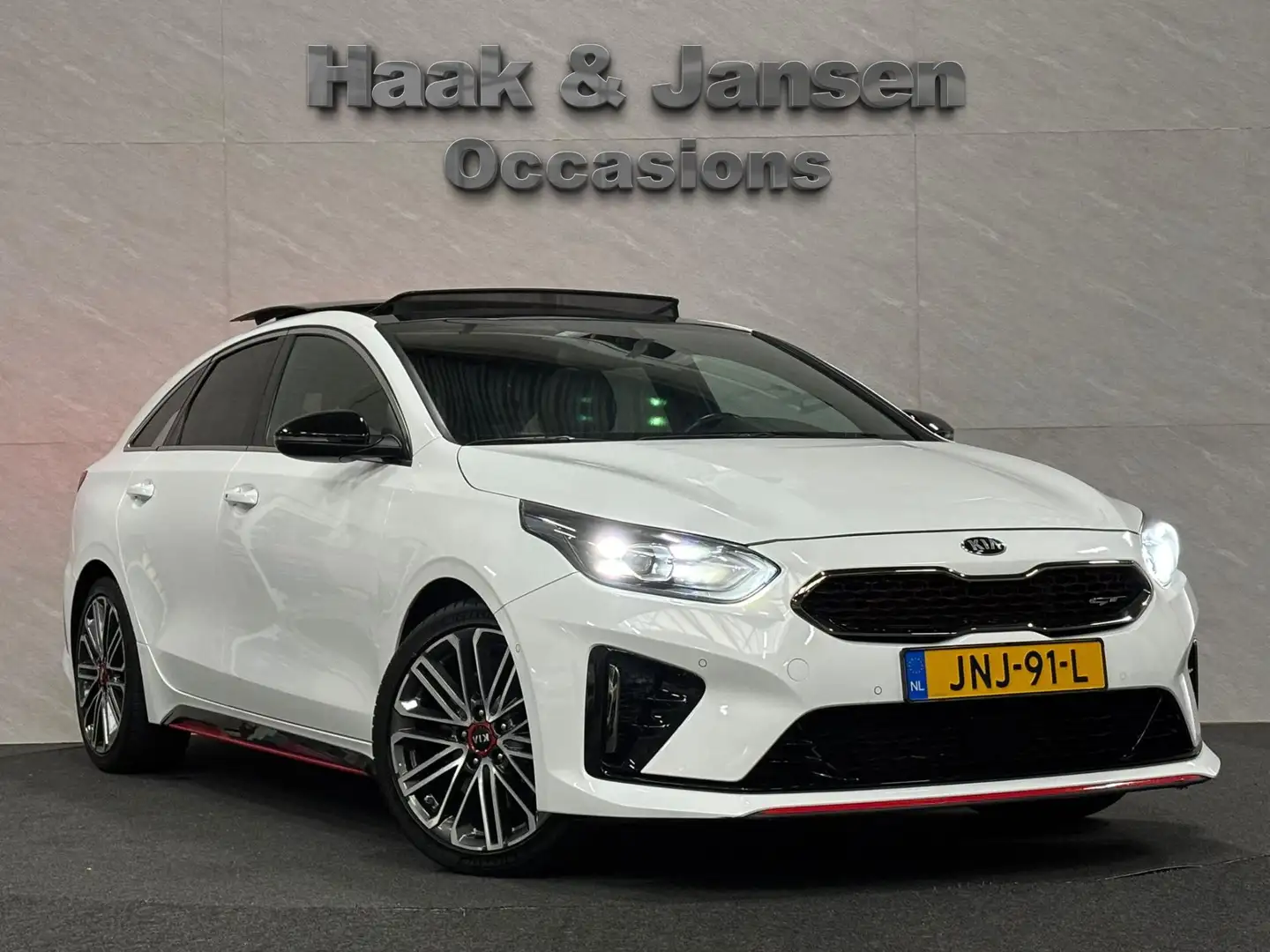 Kia ProCeed / pro_cee'd 1.6 T-GDI GT 204pk Panoramadak Automaat Memory Weiß - 2