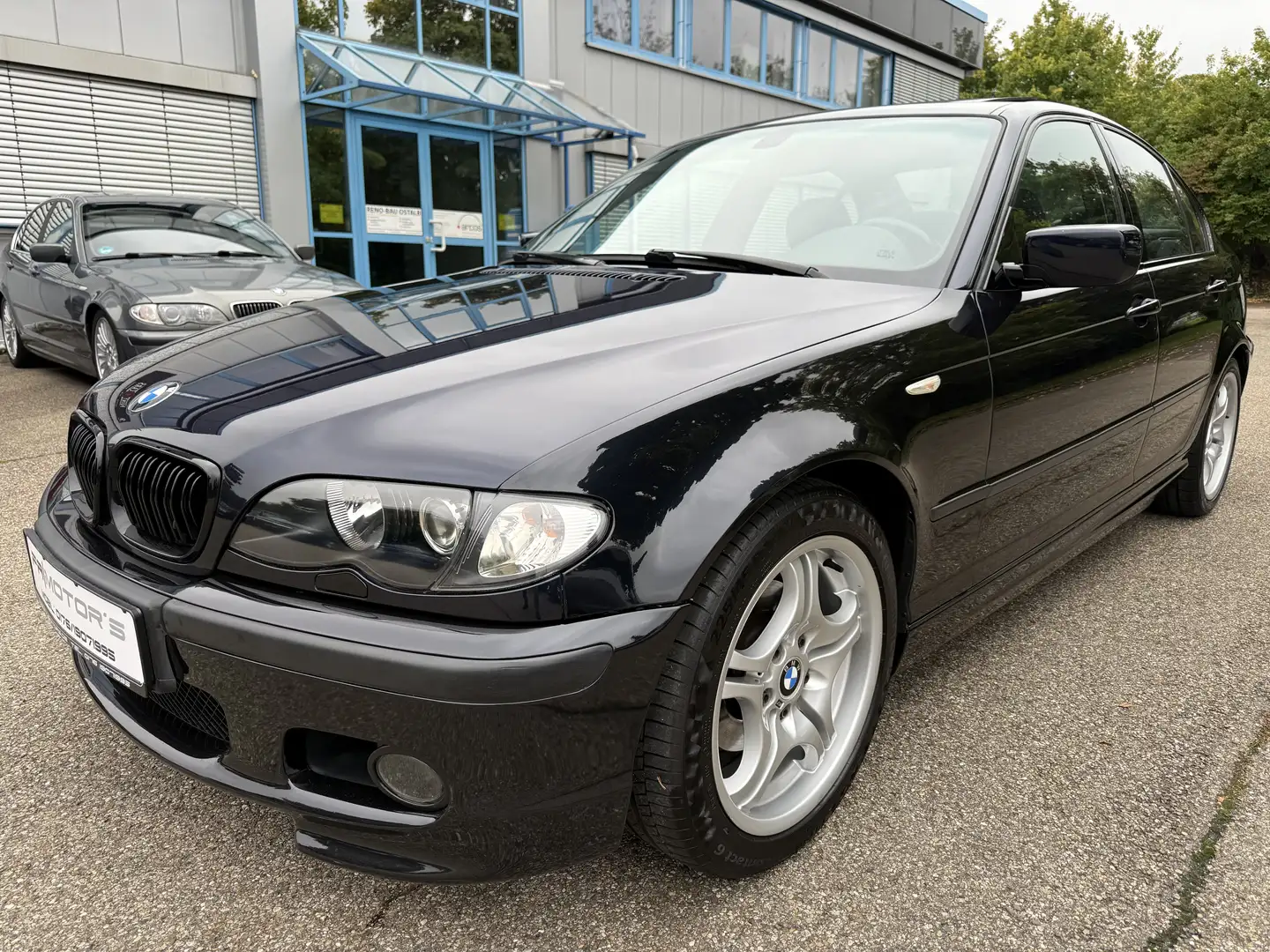 BMW 320 320i Lim. Aut. Edition M-Sportpaket II*Xenon*H&K* Blau - 1