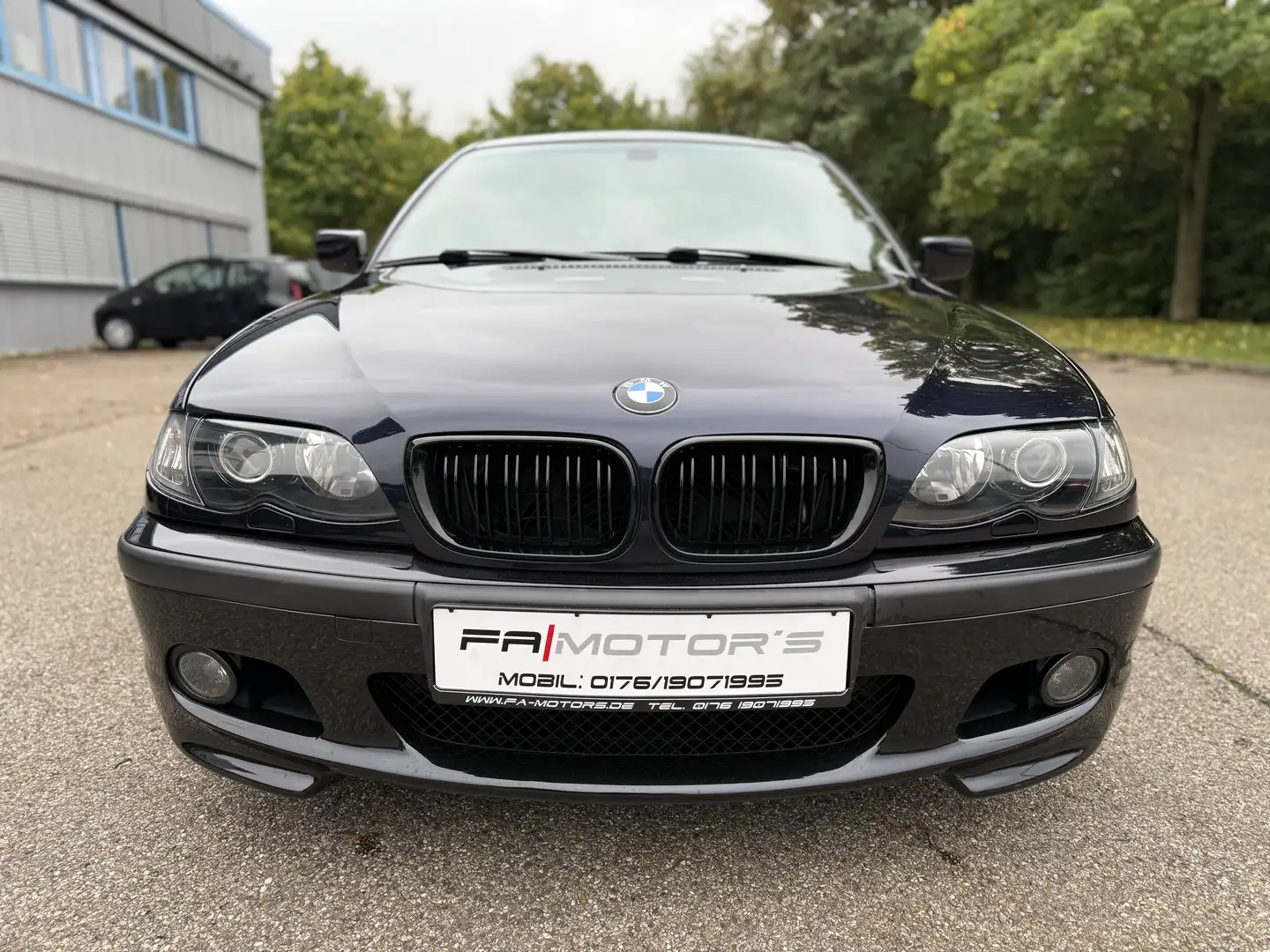 BMW 320 320i Lim. Aut. Edition M-Sportpaket II*Xenon*H&K* Blau - 2