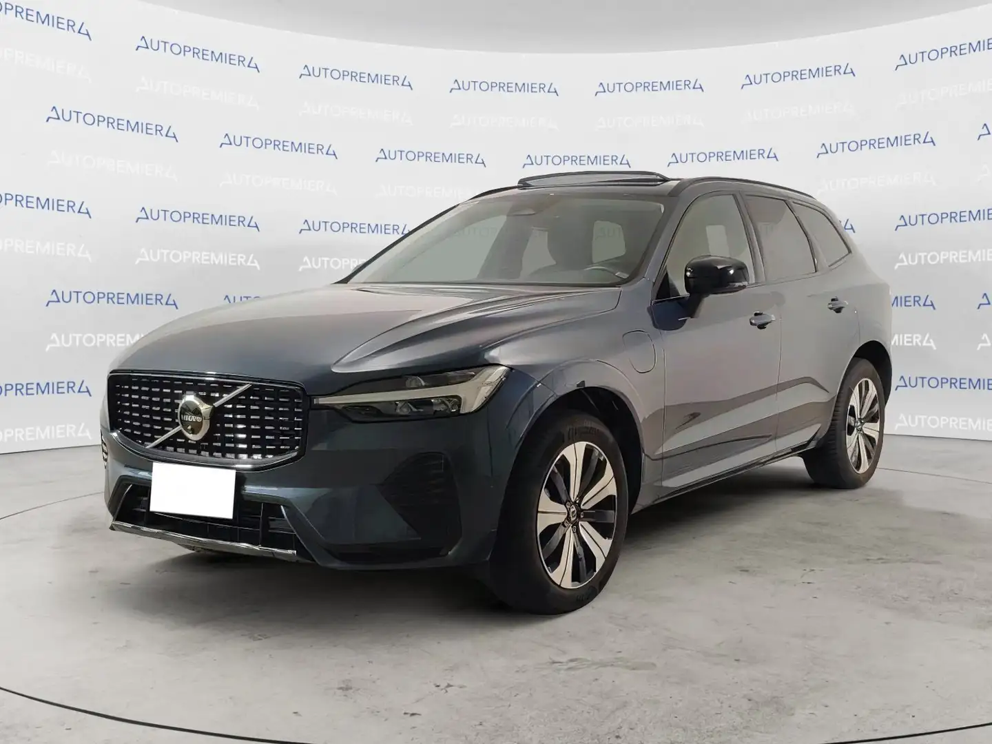Volvo XC60 T6 Plug-in hybrid AWD automatico Plus Dark Blauw - 1