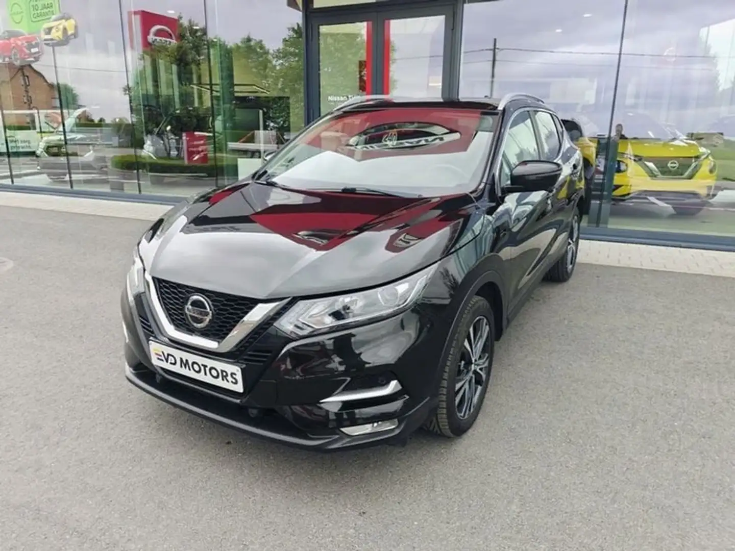 Nissan Qashqai DIG-T 140 N-Connecta Schwarz - 1