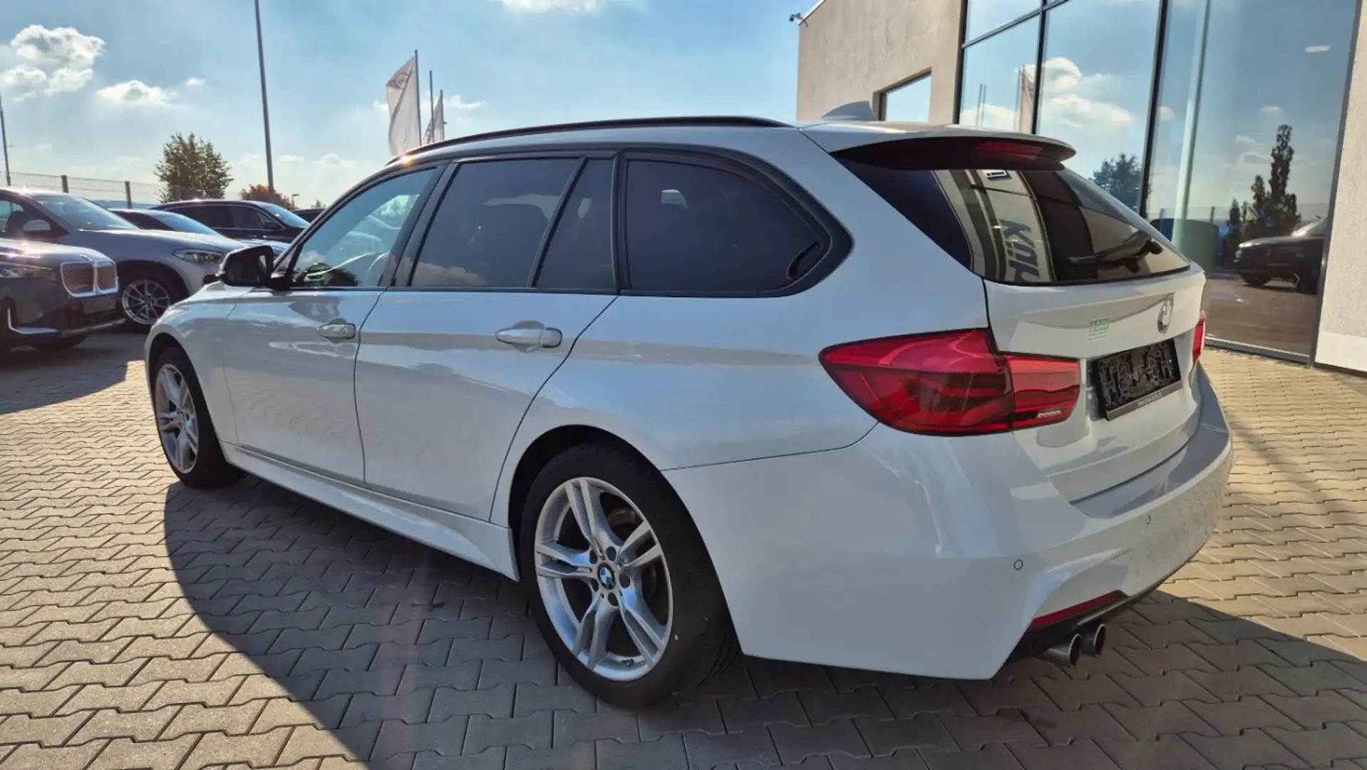 BMW 320 d xDrive Touring +nur an Händler/Export+HU4/26 Weiß - 2