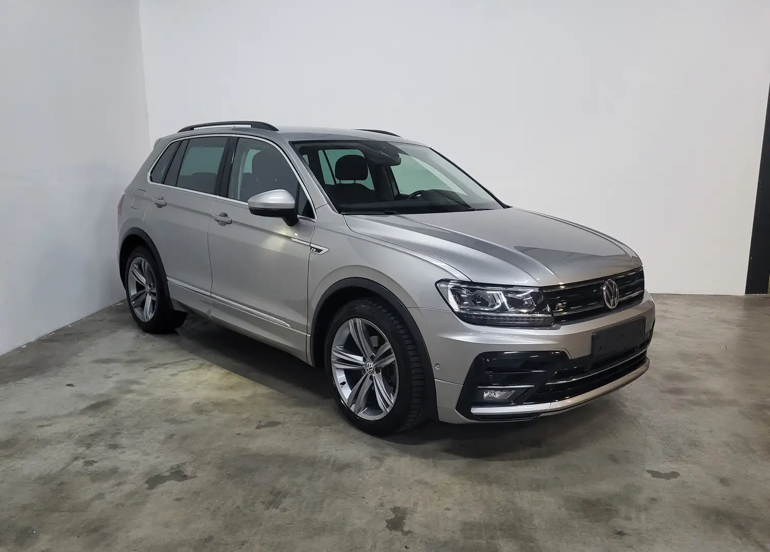 Volkswagen Tiguan R-LINE * DSG * CARPLAY * CAMERA * Gris - 2