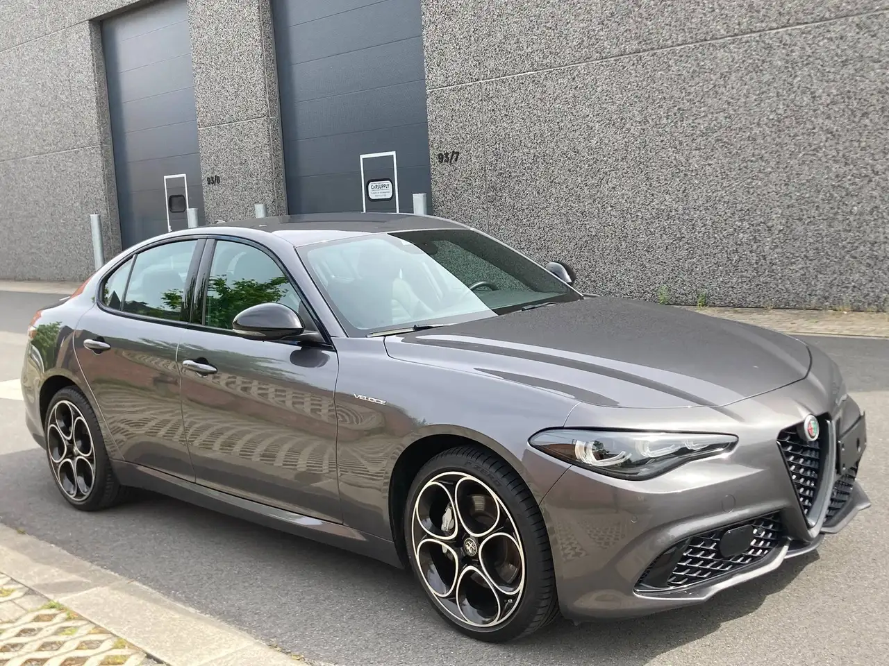 Alfa Romeo Giulia 2023 — фото 12