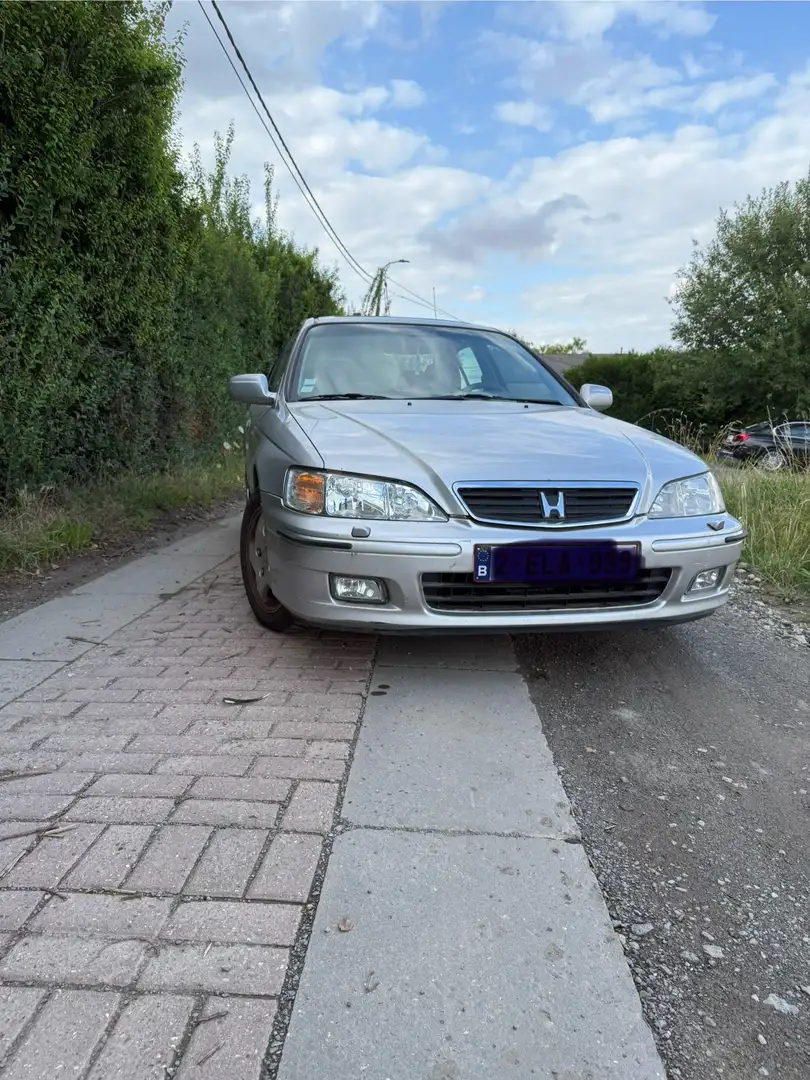 Honda Accord 1.8i 16v LS - 1