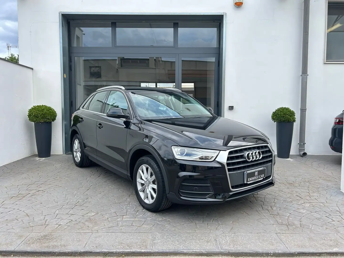 Audi Q3 2.0 TDI 120Cv NAVI/LED Km90.000-2016 Noir - 1