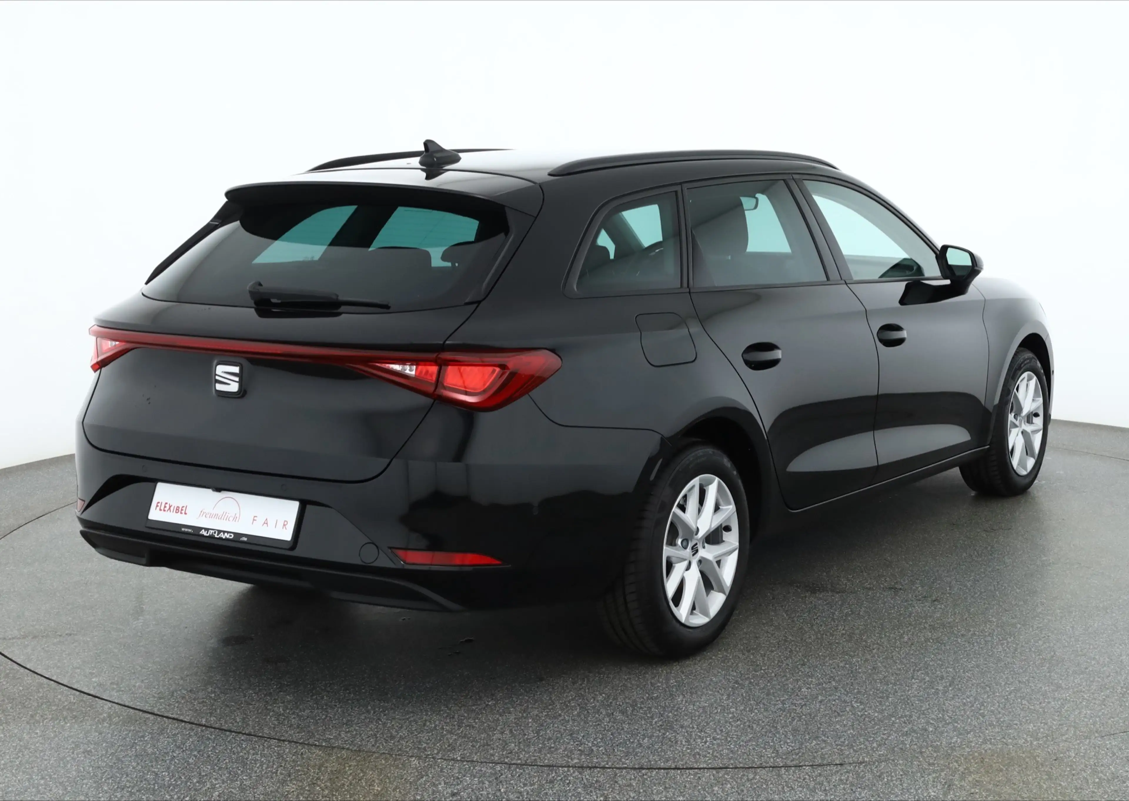 SEAT Leon ST 2.0 TDI DSG Style LED Navi Kamera ACC — photo 5