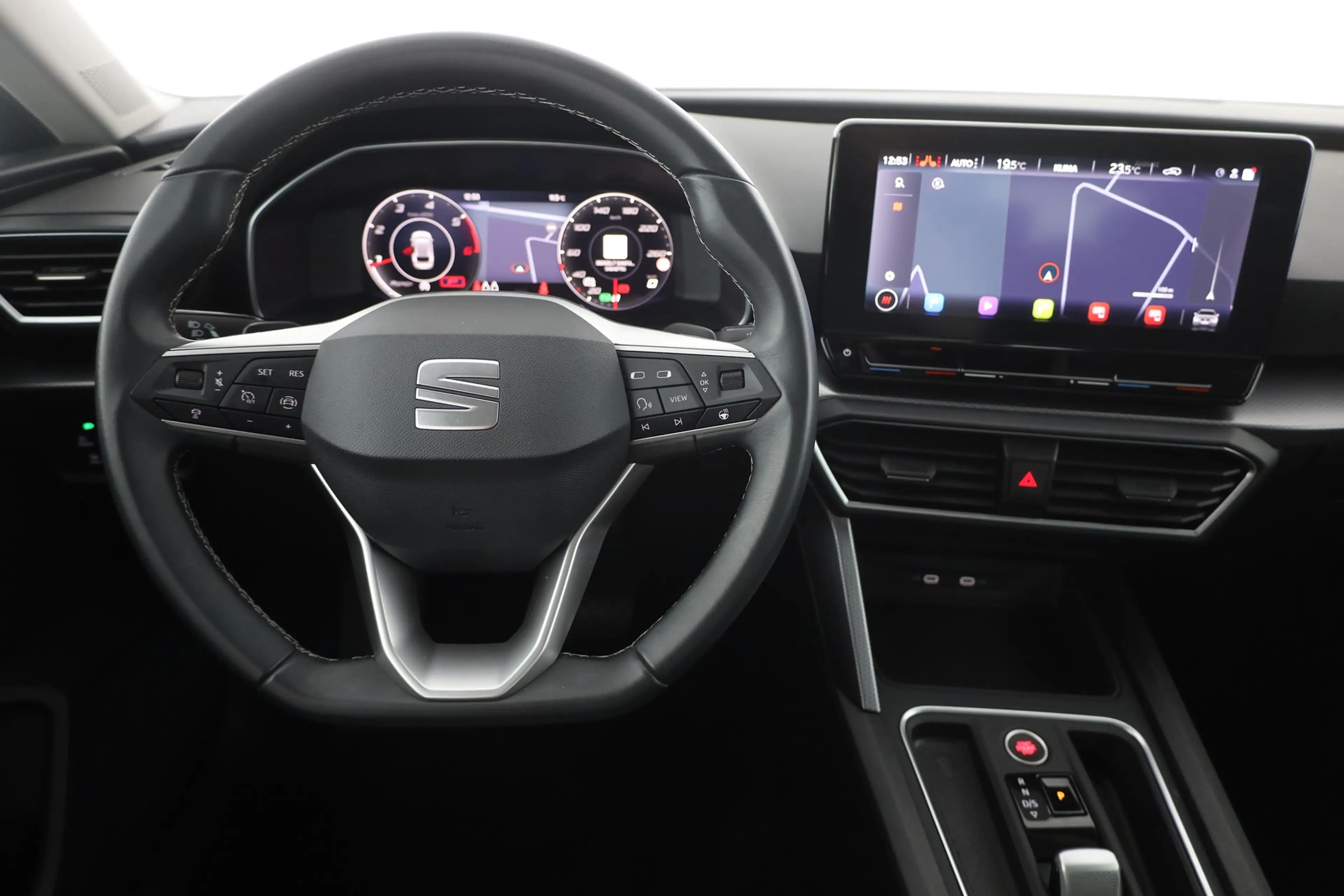 SEAT Leon ST 2.0 TDI DSG Style LED Navi Kamera ACC — photo 10