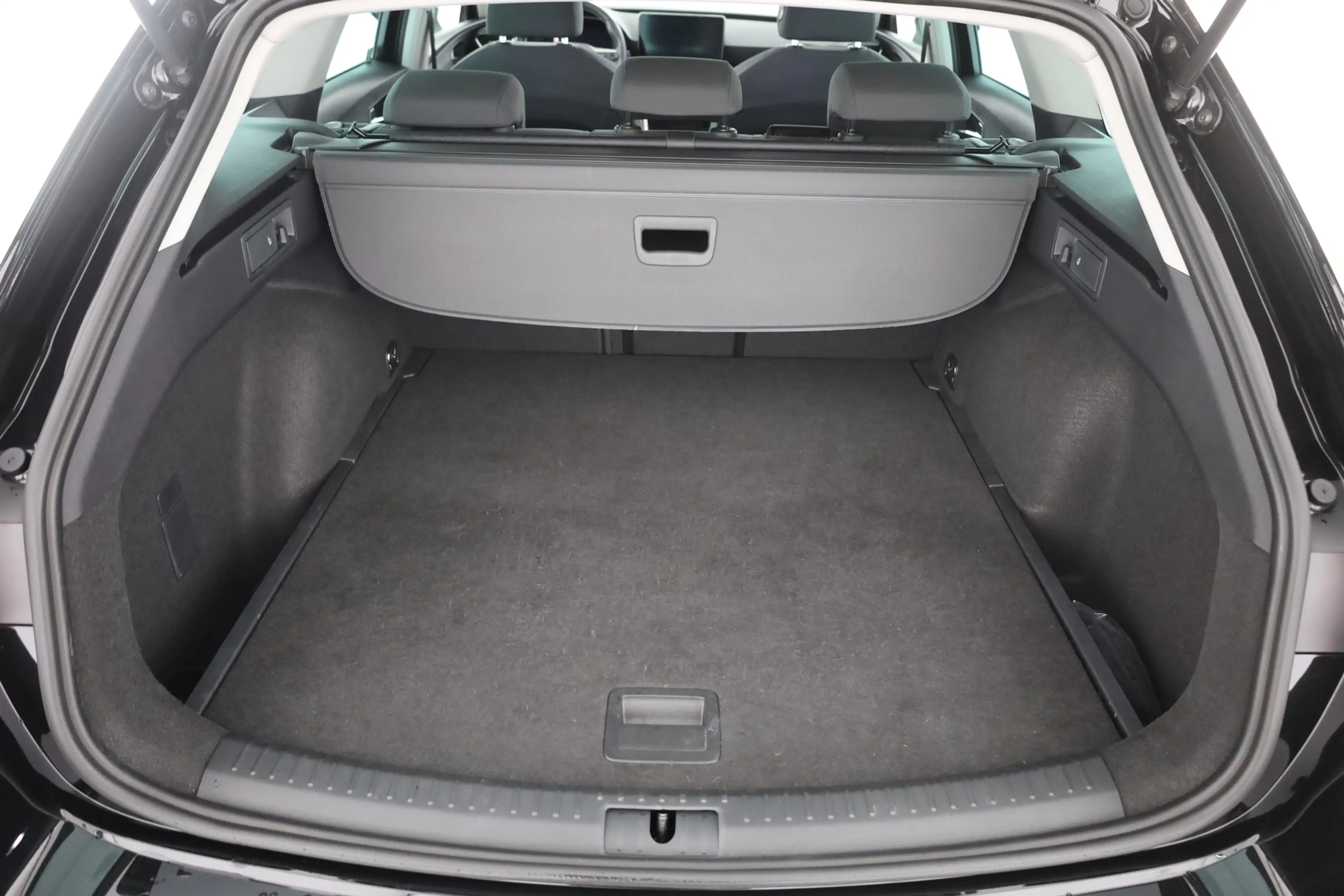 SEAT Leon ST 2.0 TDI DSG Style LED Navi Kamera ACC — photo 25