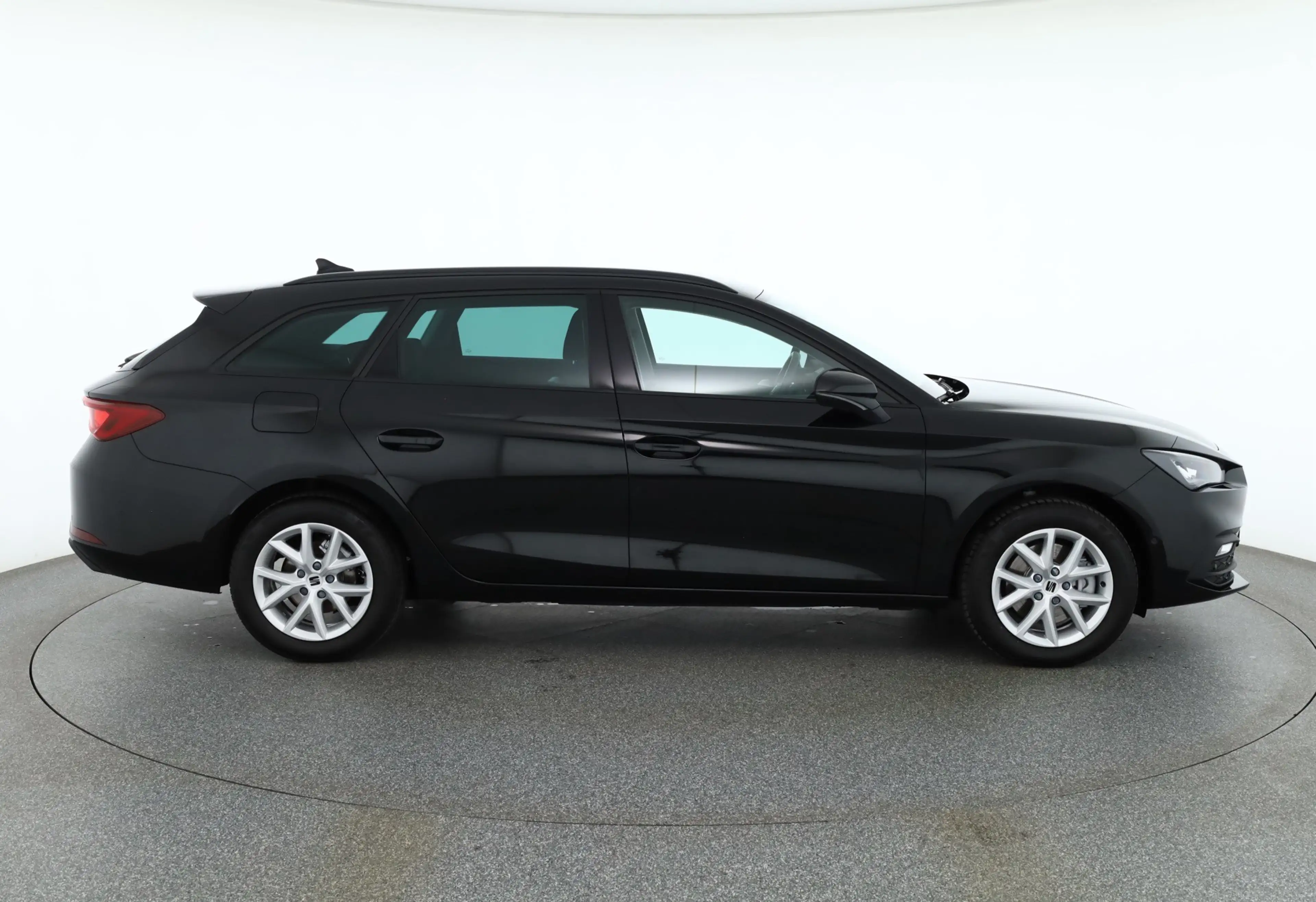 SEAT Leon ST 2.0 TDI DSG Style LED Navi Kamera ACC — photo 6