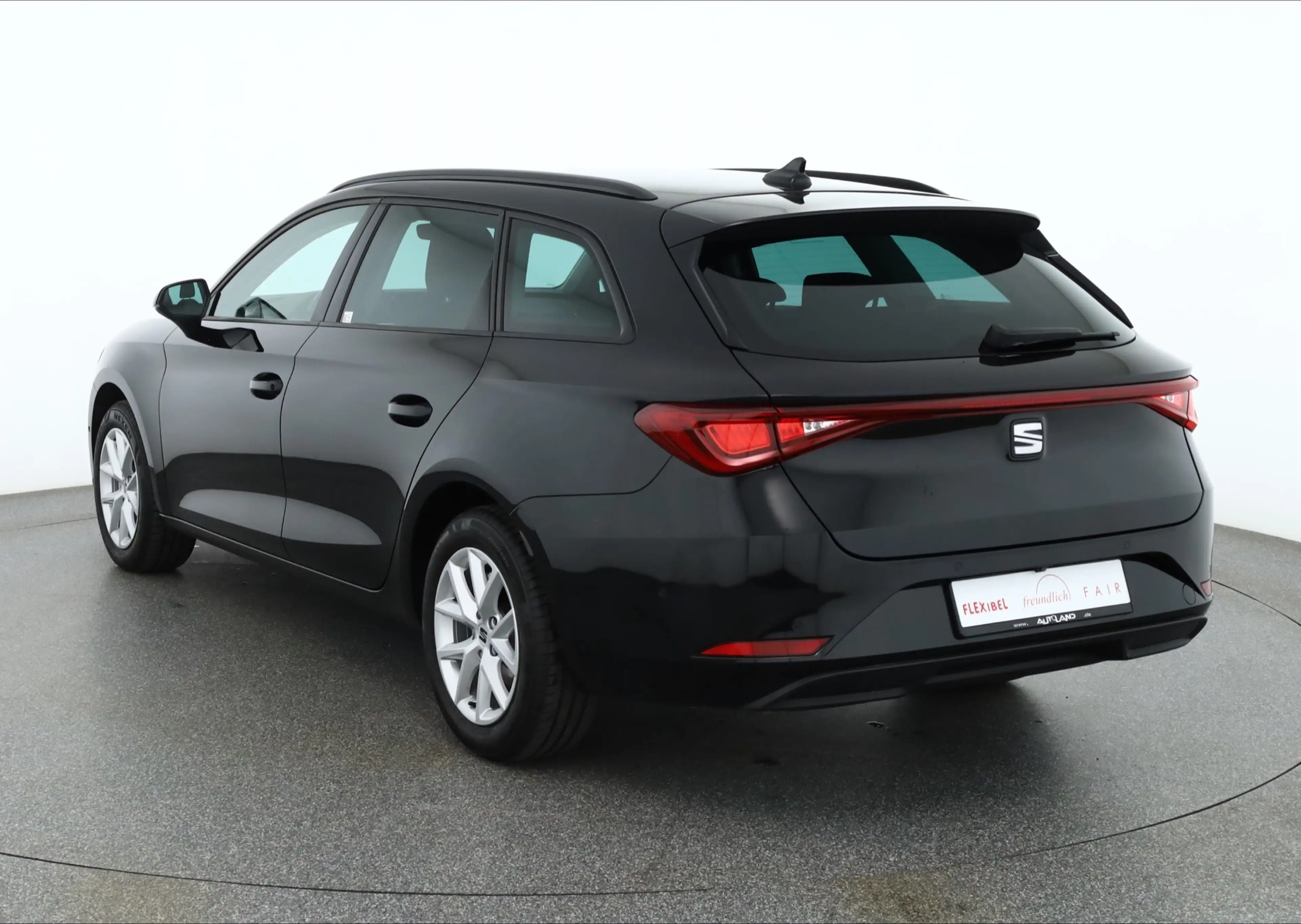 SEAT Leon ST 2.0 TDI DSG Style LED Navi Kamera ACC — photo 3