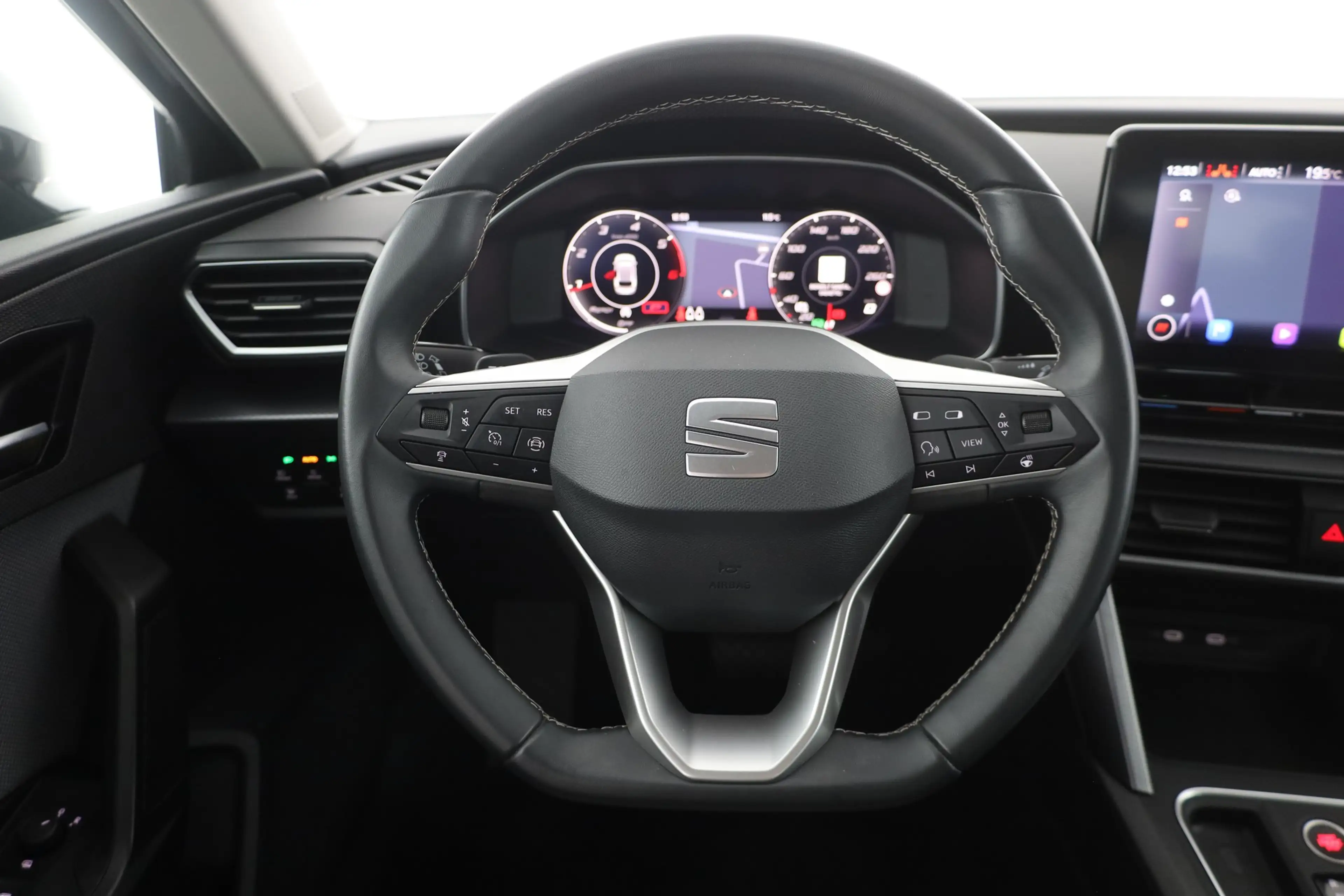 SEAT Leon ST 2.0 TDI DSG Style LED Navi Kamera ACC — photo 14