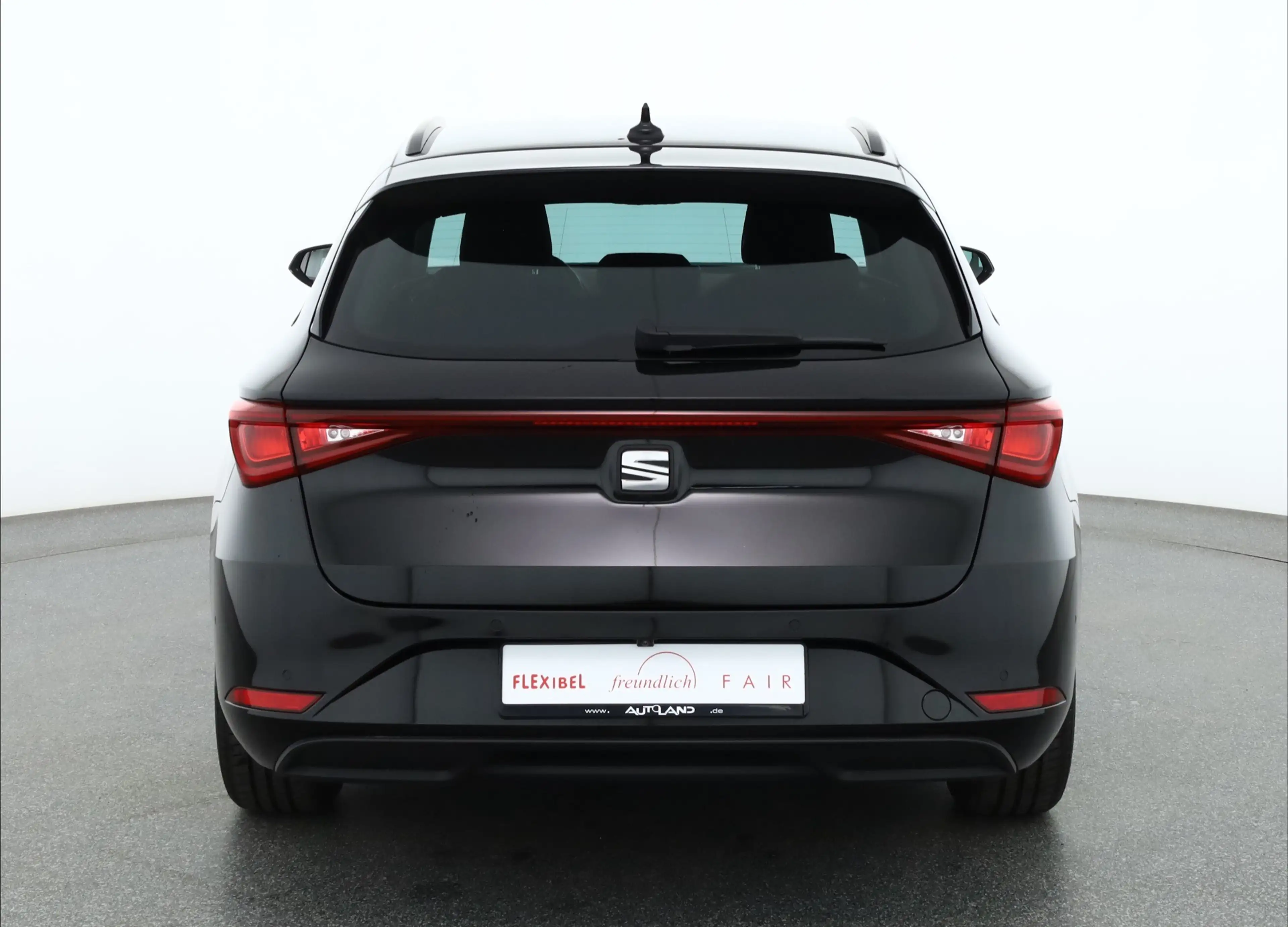 SEAT Leon ST 2.0 TDI DSG Style LED Navi Kamera ACC — photo 4