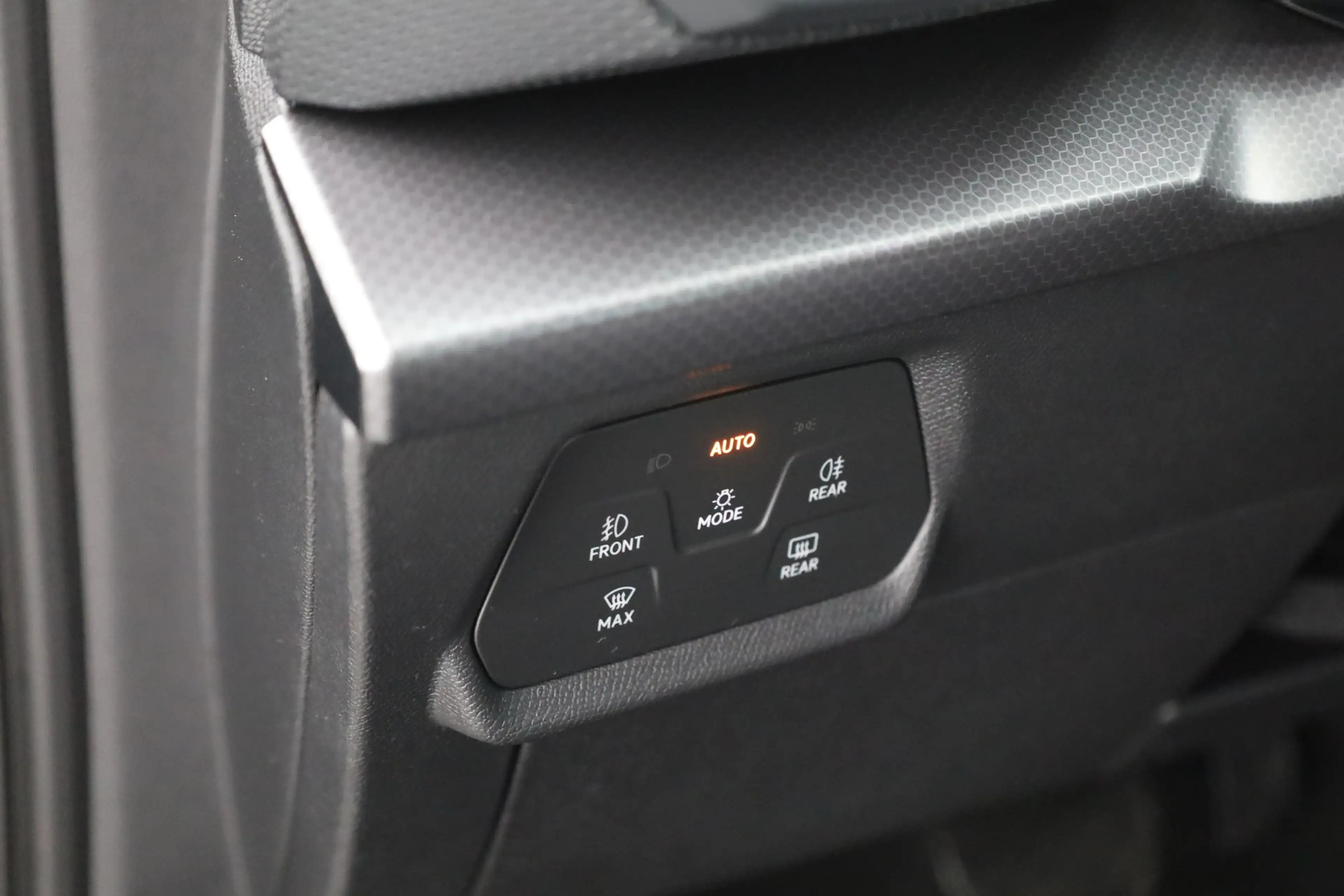 SEAT Leon ST 2.0 TDI DSG Style LED Navi Kamera ACC — photo 20