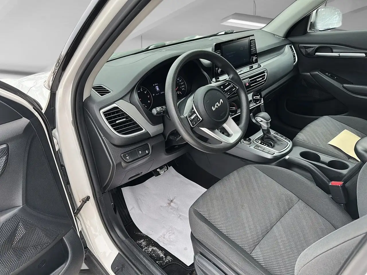 Kia Seltos снимка Kia Seltos