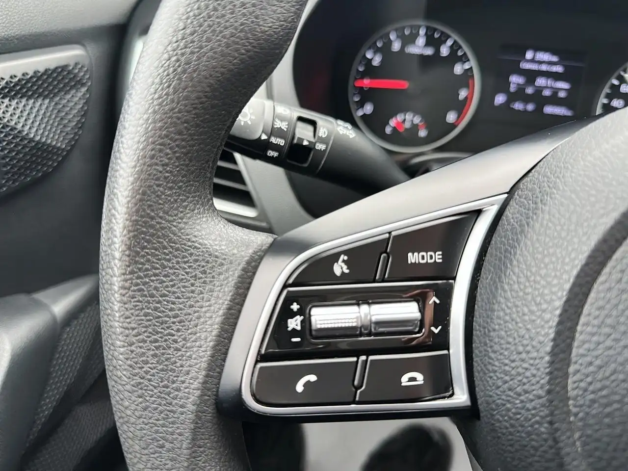 Kia Seltos снимка Kia Seltos