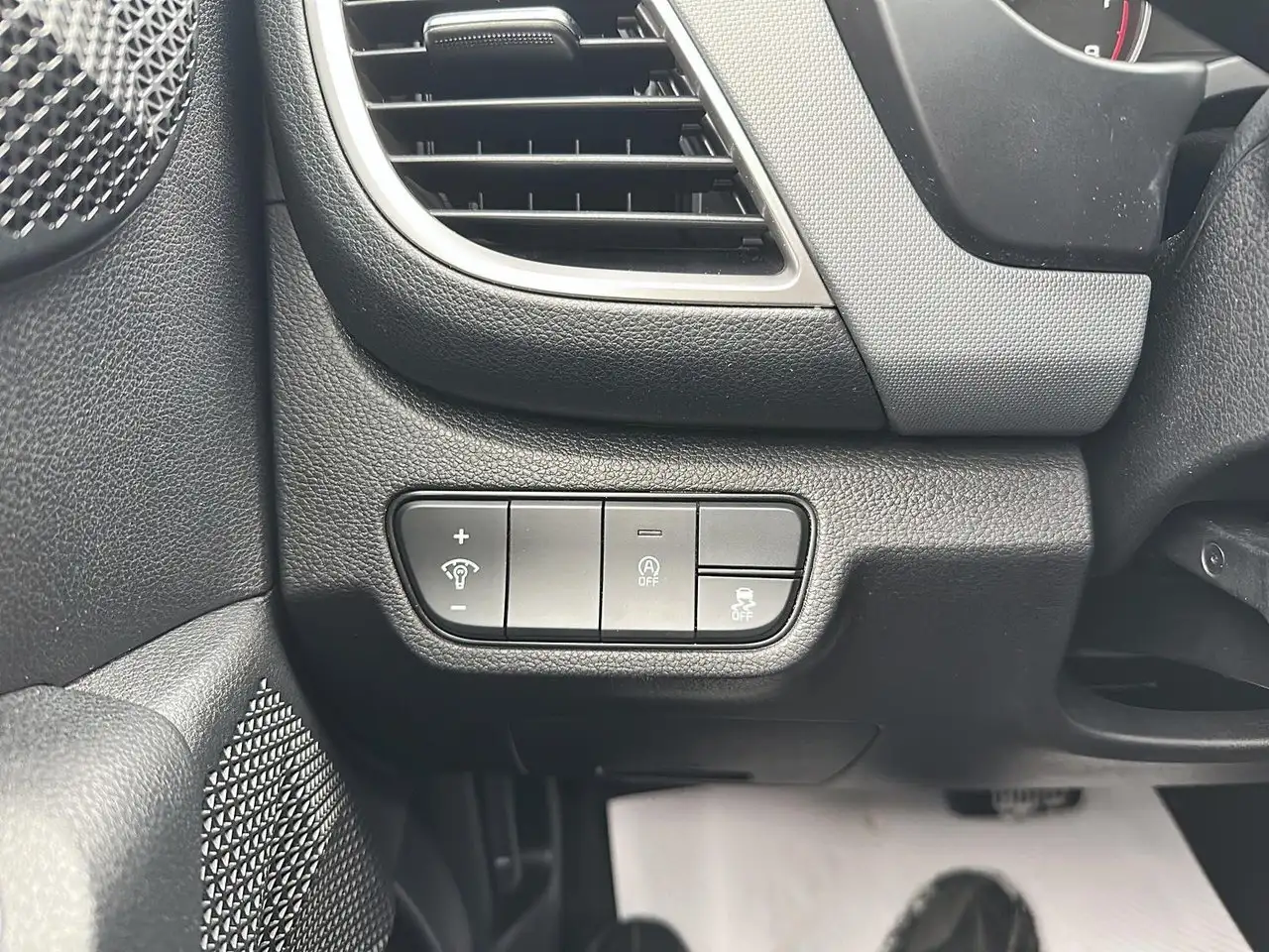 Kia Seltos снимка Kia Seltos