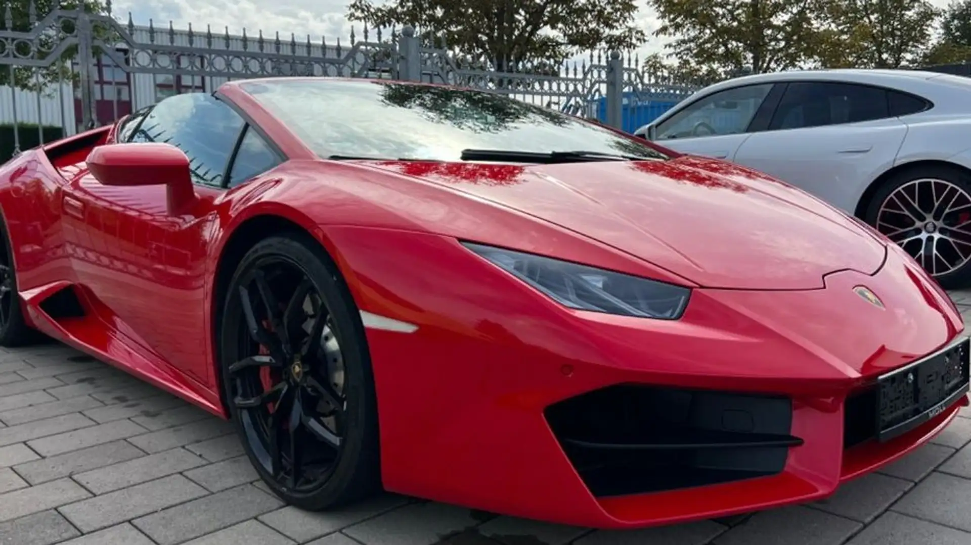 Lamborghini Huracán LP 580-2 Spyder Roşu - 1