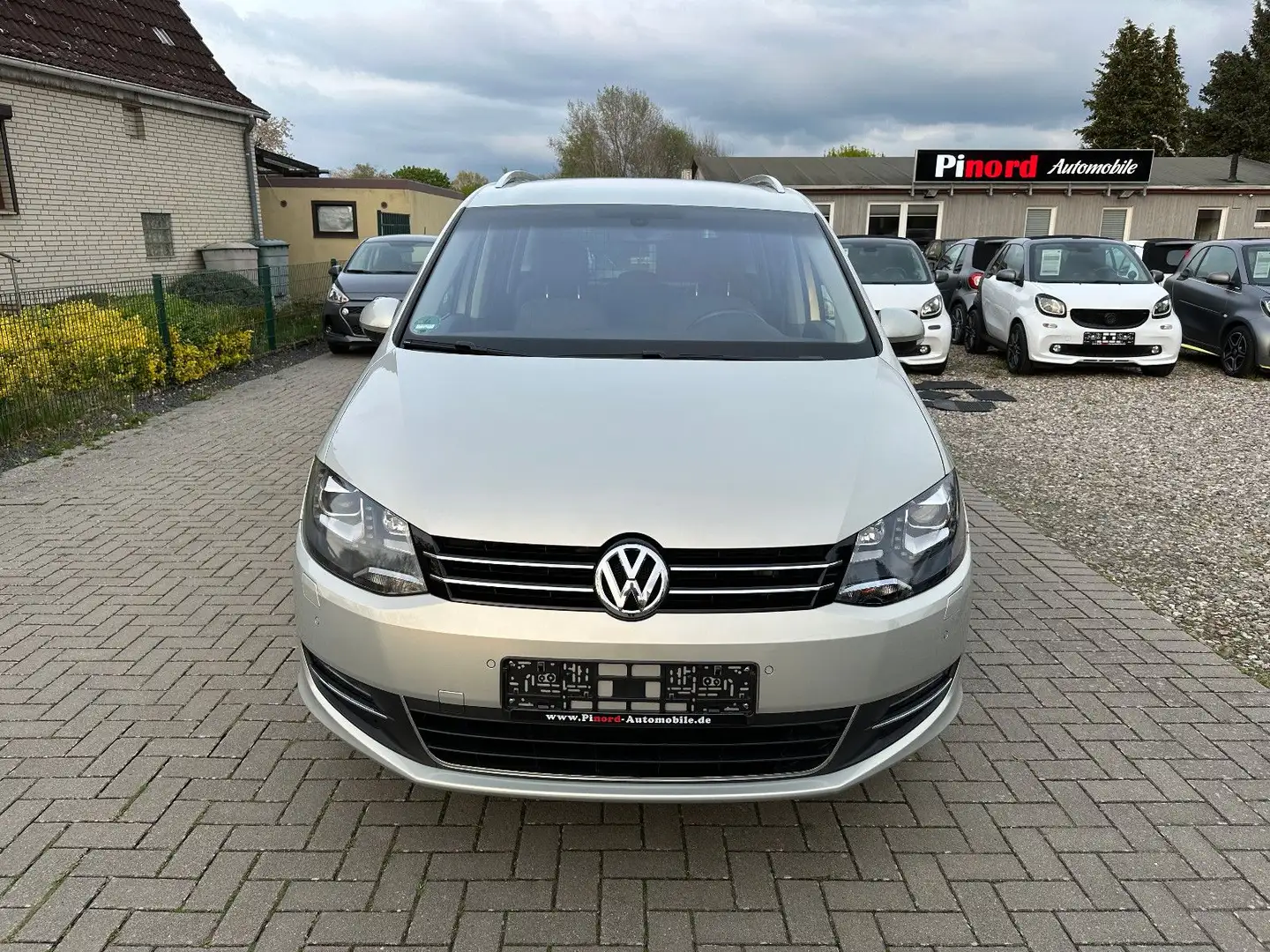 Volkswagen Sharan Highline BMT XENON-NAVI-KAM-MEMORY-PDC Silber - 2