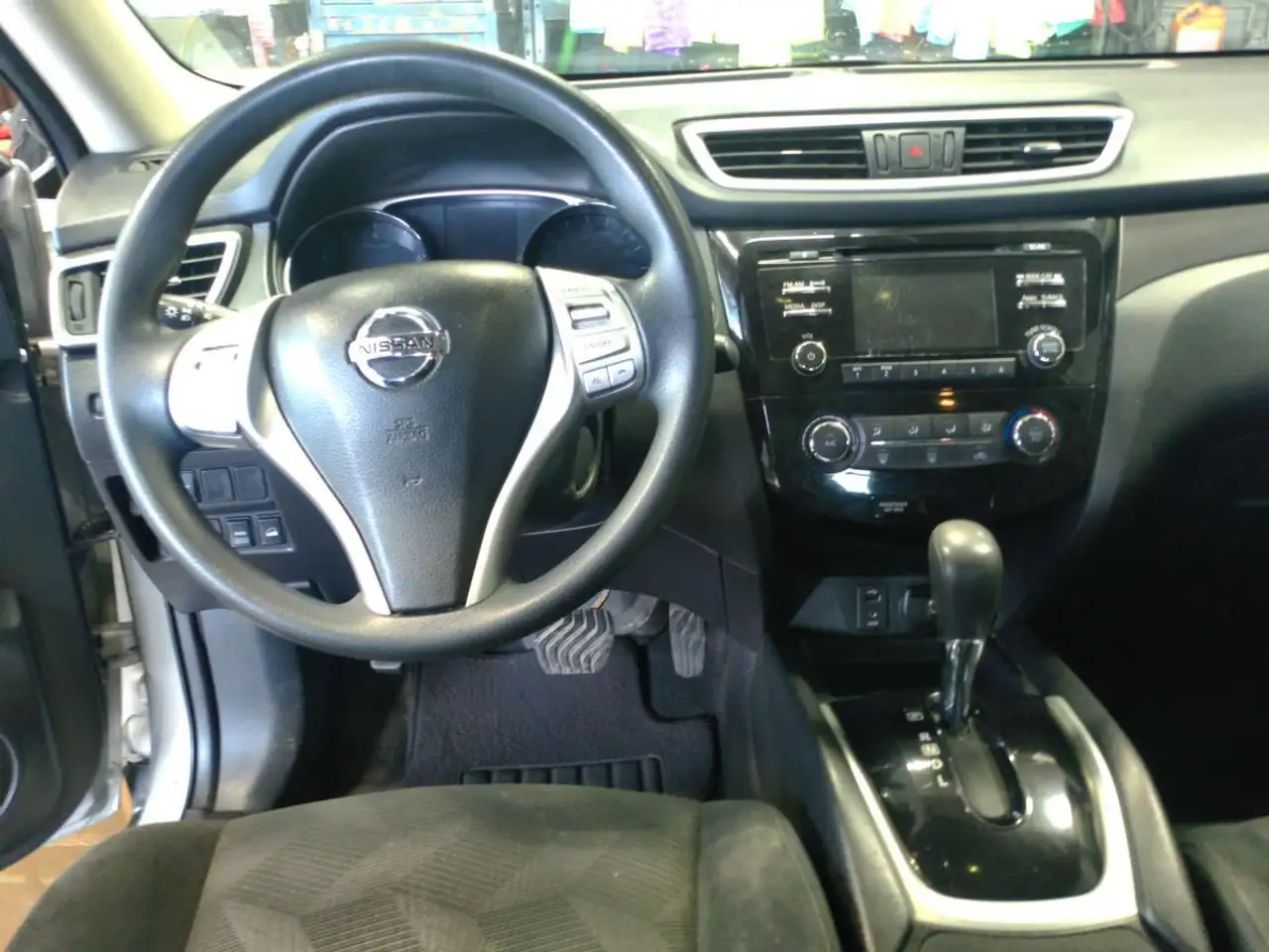 Nissan Rogue снимка Nissan Rogue