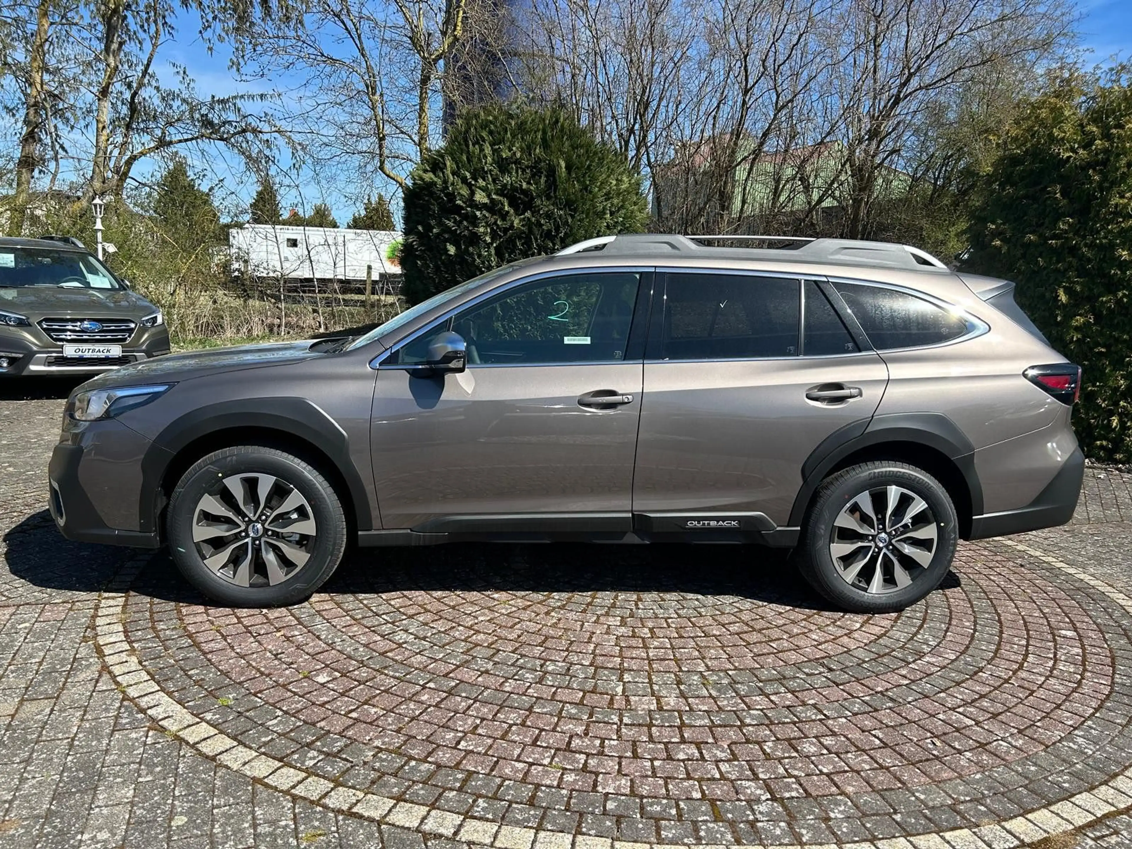 Subaru OUTBACK 2.5i Platinum Lineartronic Modell 2025 — photo 2