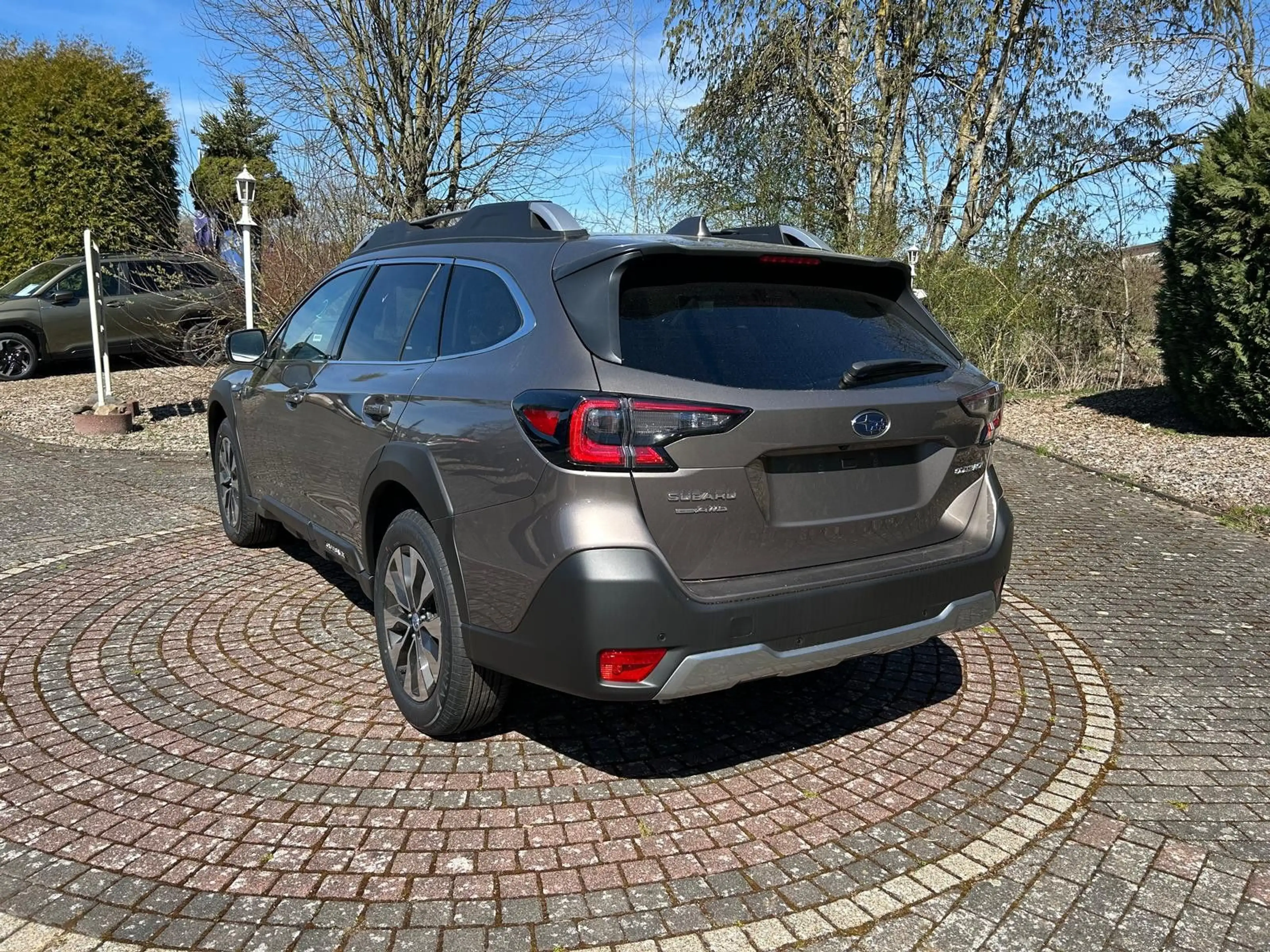 Subaru OUTBACK 2.5i Platinum Lineartronic Modell 2025 — photo 3