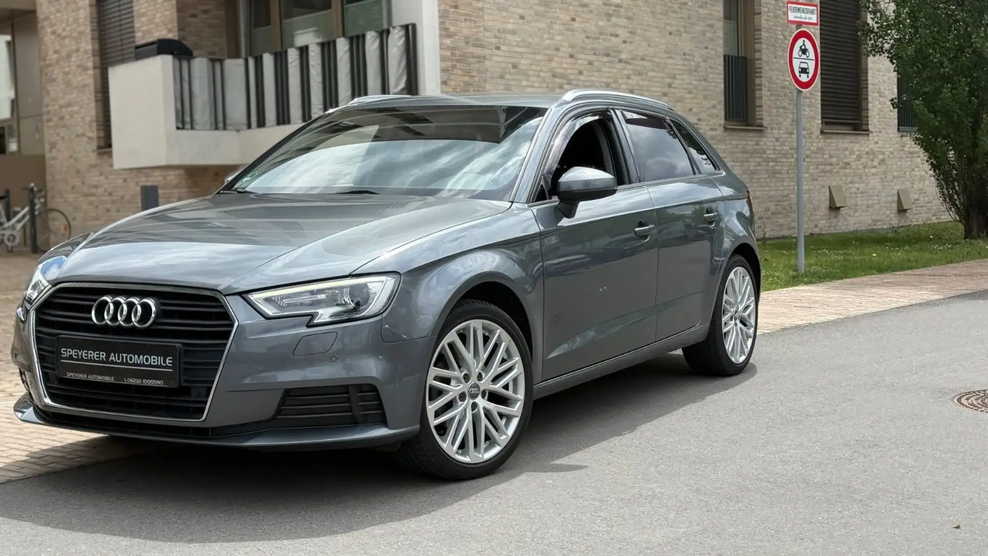 Audi A3 Sportback|NAVI|XENON|SHZ|AUTOMATIK|FACELIFT| Grau - 2