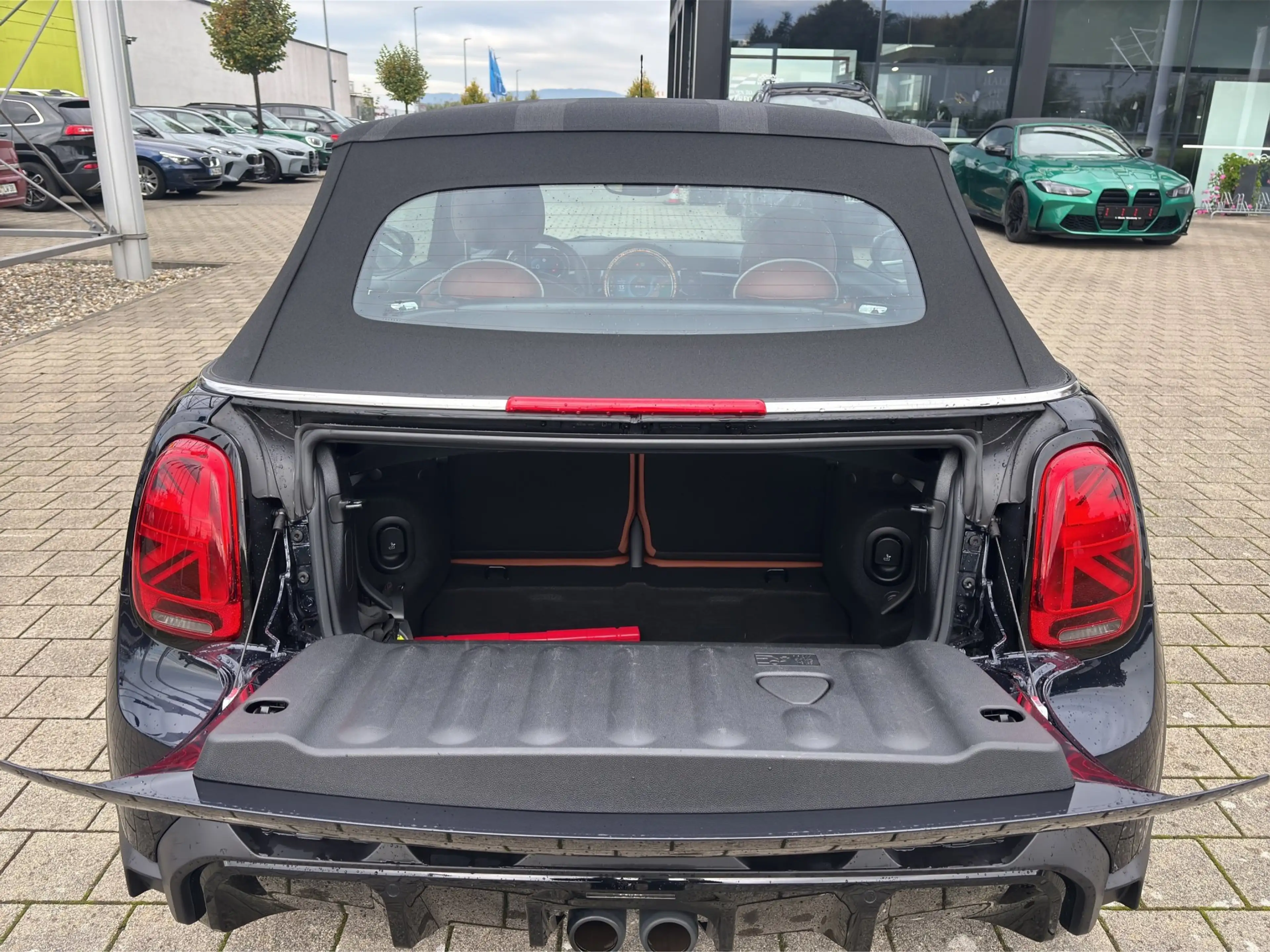 MINI Cooper S Cabrio JCW Trim Komfortzug. DrivingAs. — photo 12