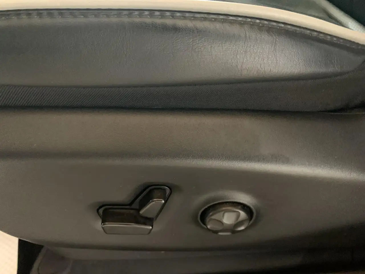 Chrysler Pacifica снимка Chrysler Pacifica